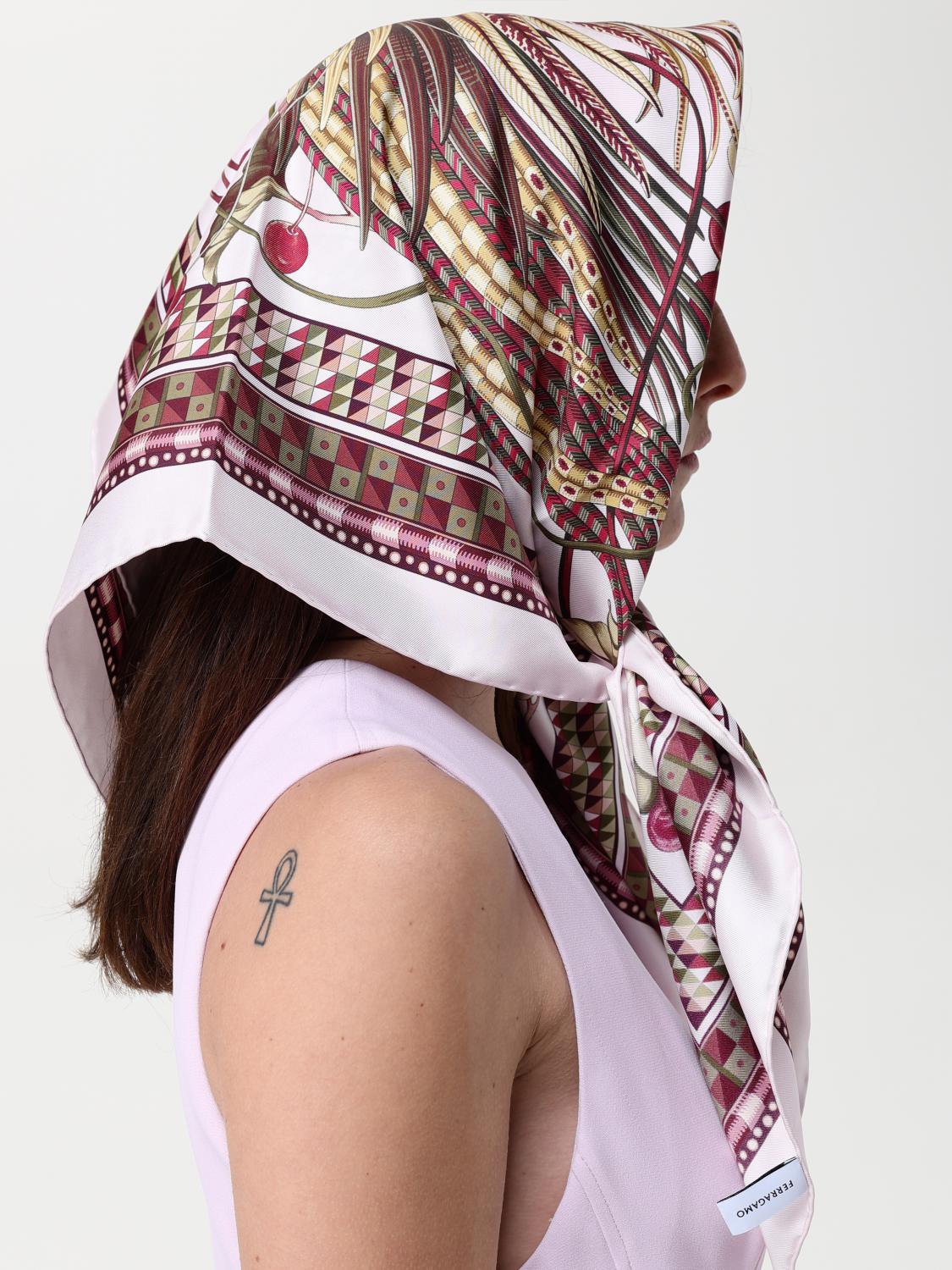 FERRAGAMO FOULARD: Foulard femme Ferragamo, Poudre - Img 4