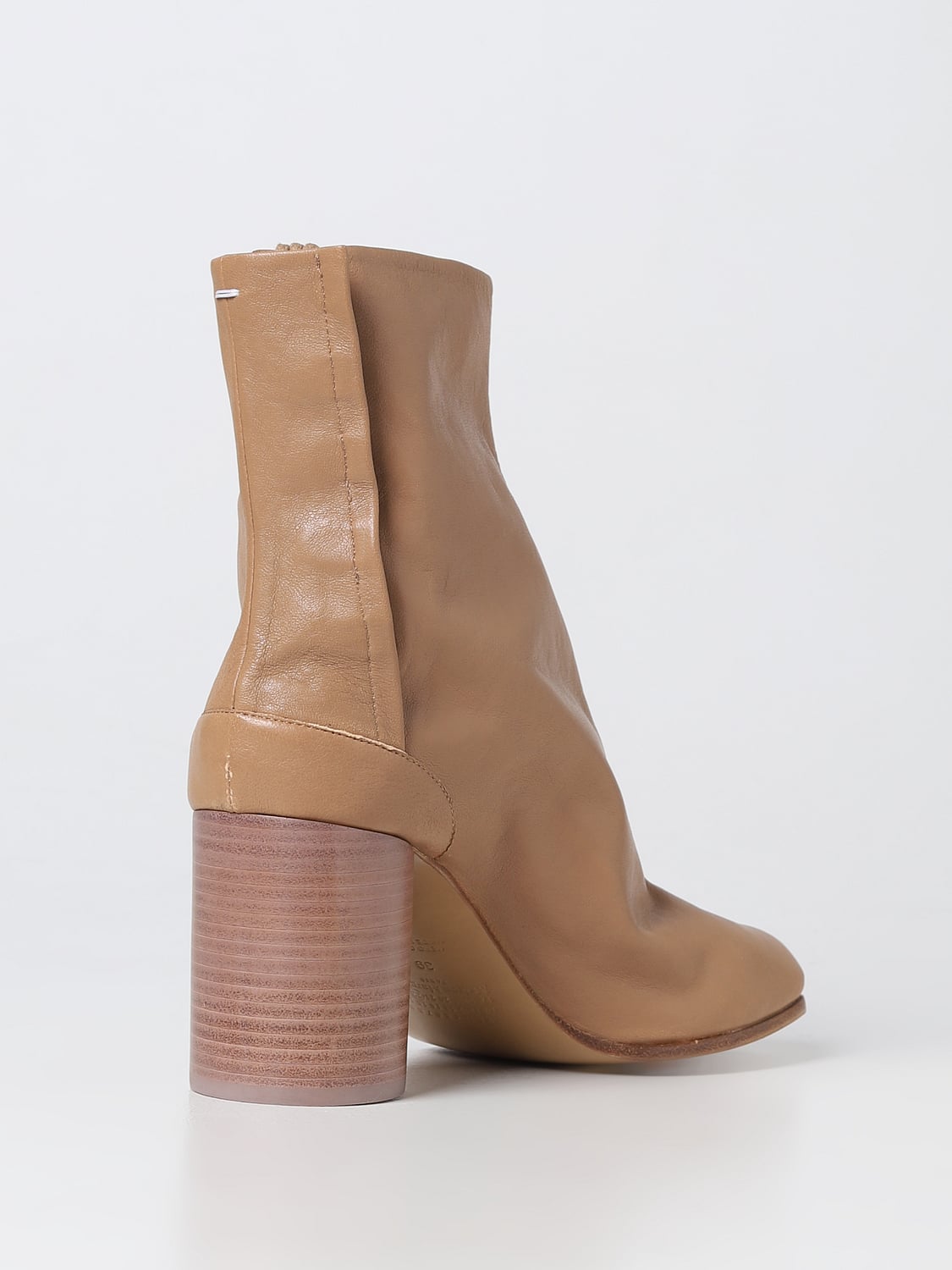 MAISON MARGIELA ブーツ: Maison Margiela Tabi ナッパ アンクルブーツ, キャメル - Img 3