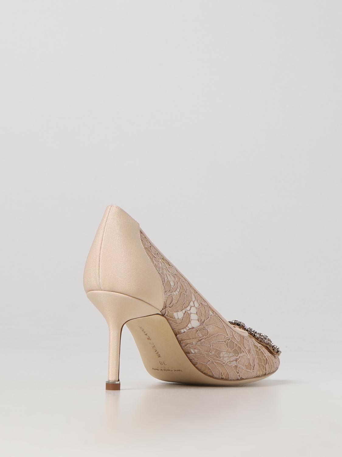 Manolo Blahnik Hangisi décolleté in lace - Nude | 9XX0701 | GIGLIO.COM