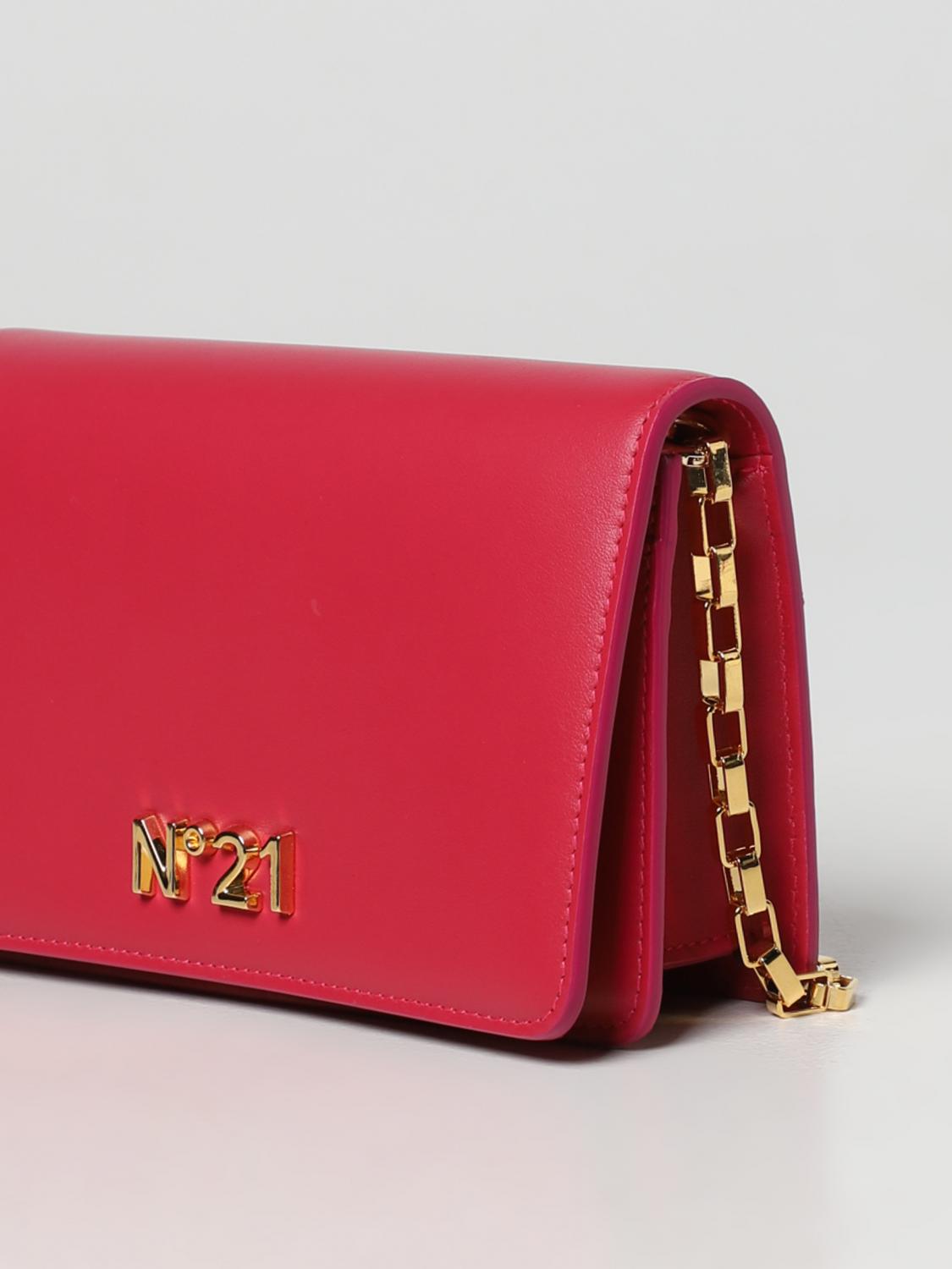 N° 21 BORSA MINI: Clutch N°21 in pelle liscia con logo in metallo, Fuxia - Img 3