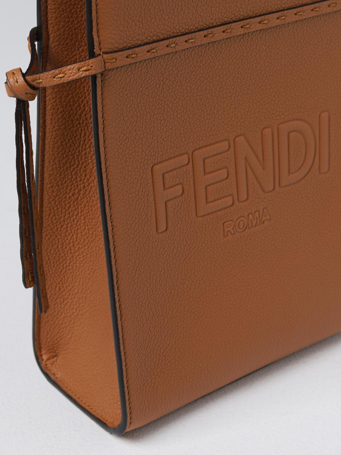 FENDI BORSA A TRACOLLA: Borsa Go To Shopper Mini Fendi in pelle a grana, Marrone - Img 3