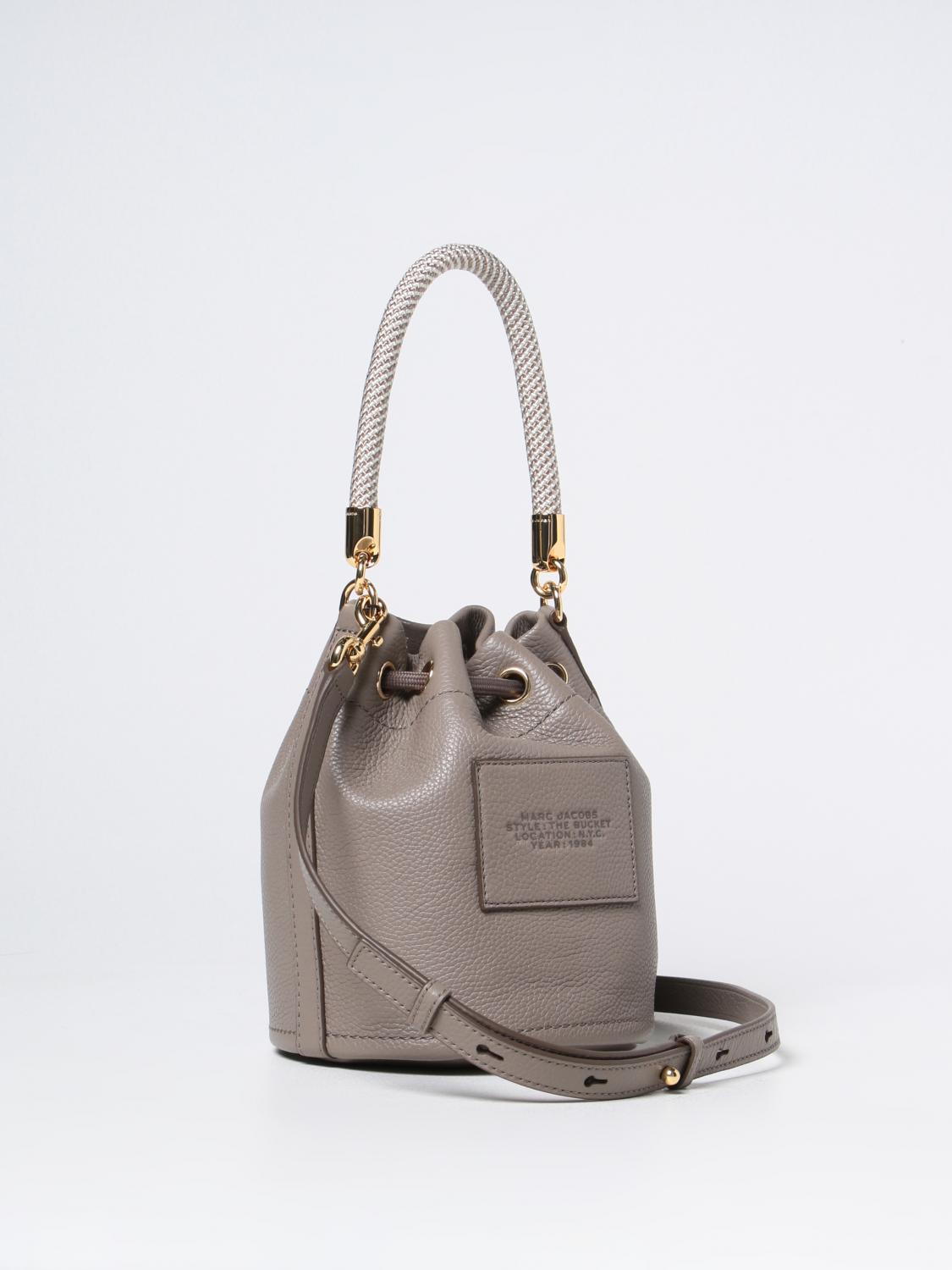 MARC JACOBS BORSA MINI: Borsa The Bucket Marc Jacobs in pelle a grana, Tortora - Img 2