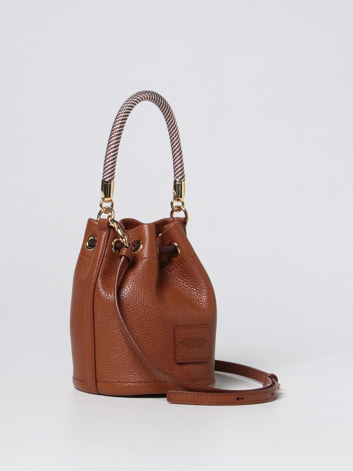 MARC JACOBS BORSA MINI: Borsa The Bucket Marc Jacobs in pelle a grana, Marrone - Img 2
