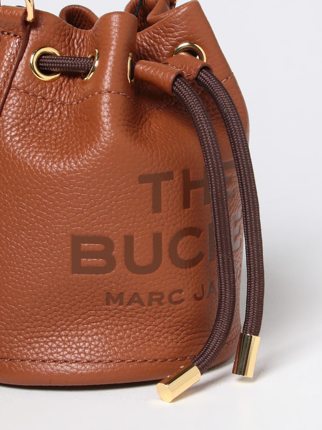 MARC JACOBS BORSA MINI: Borsa The Bucket Marc Jacobs in pelle a grana, Marrone - Img 3
