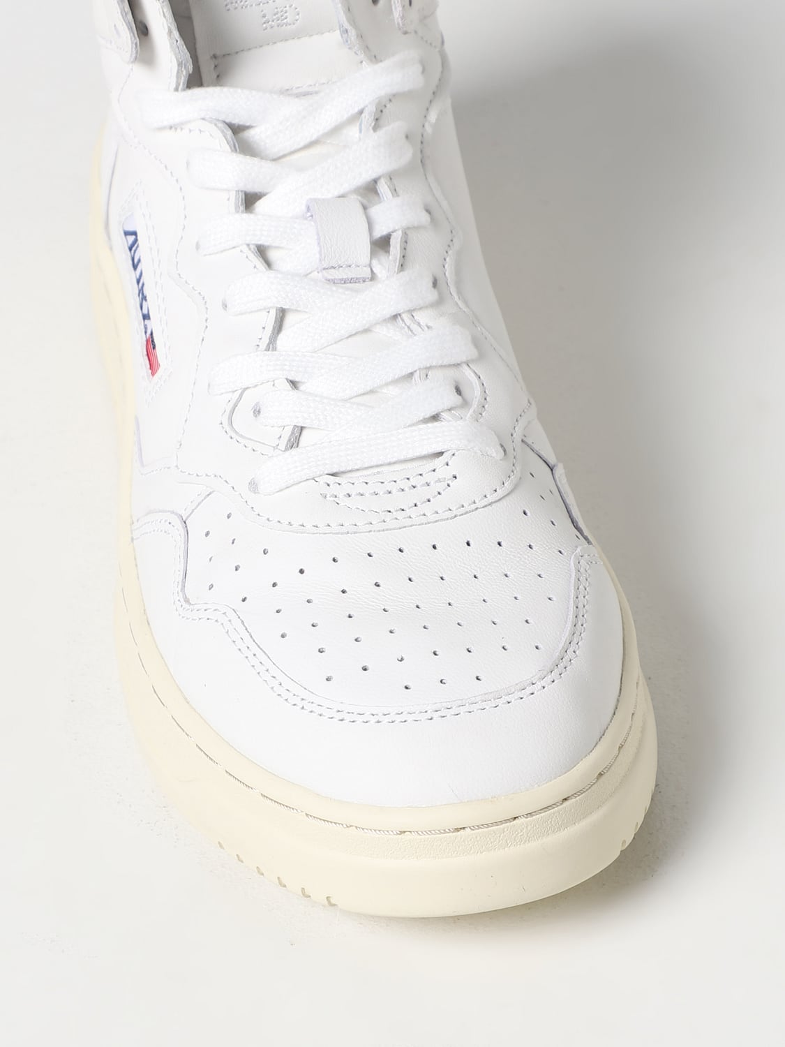 AUTRY SNEAKERS: Sneakers Medalist Mid Autry in pelle, Bianco - Img 4