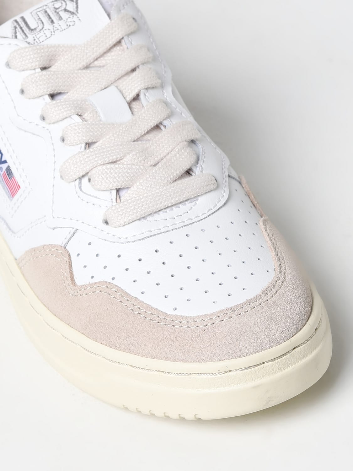 AUTRY: Medalist leather sneakers - White | Autry sneakers AULWLS23 ...