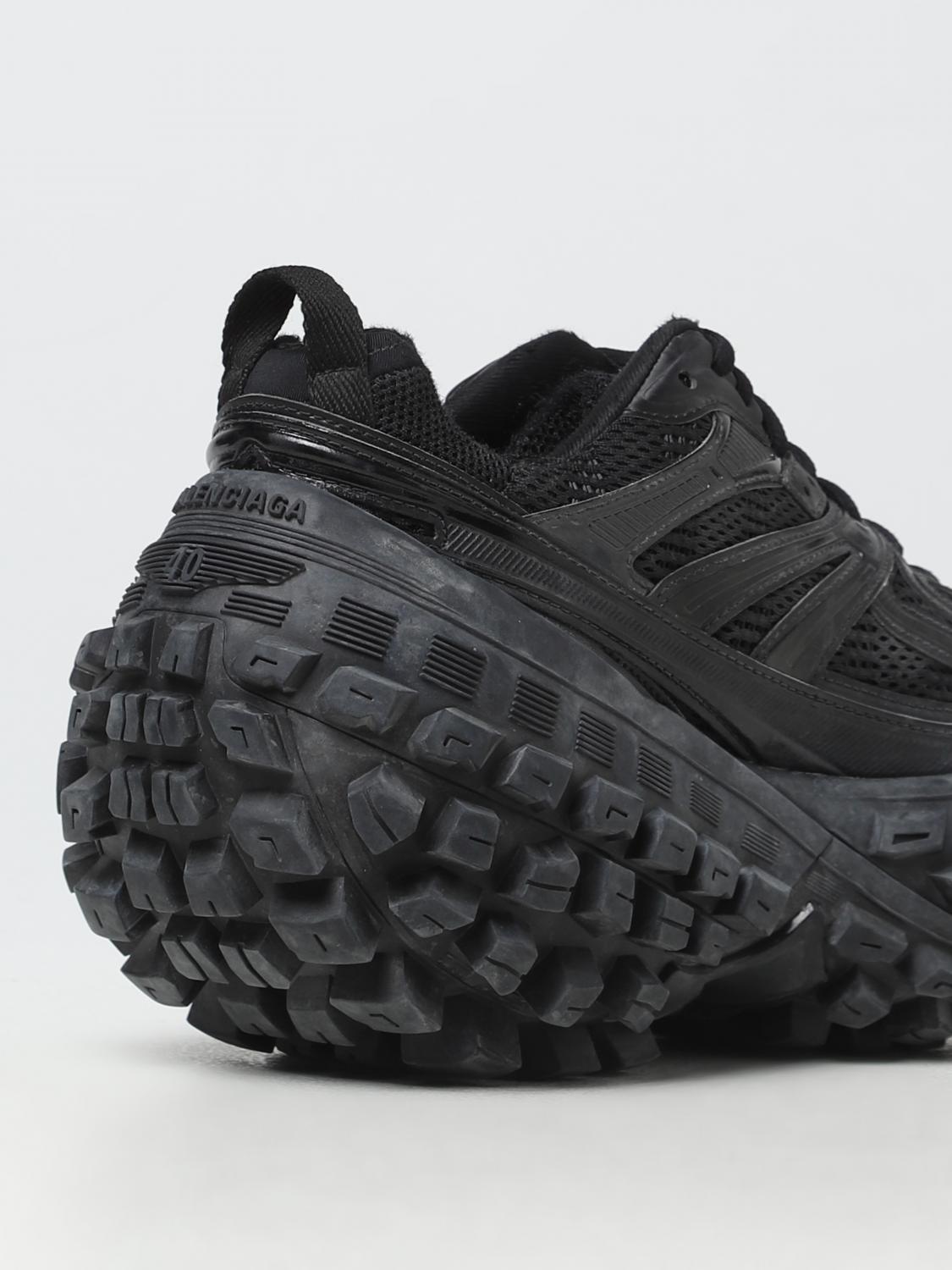 Balenciaga Bouncer sneakers in mesh - Black | 685611W2RA6 | GIGLIO.COM