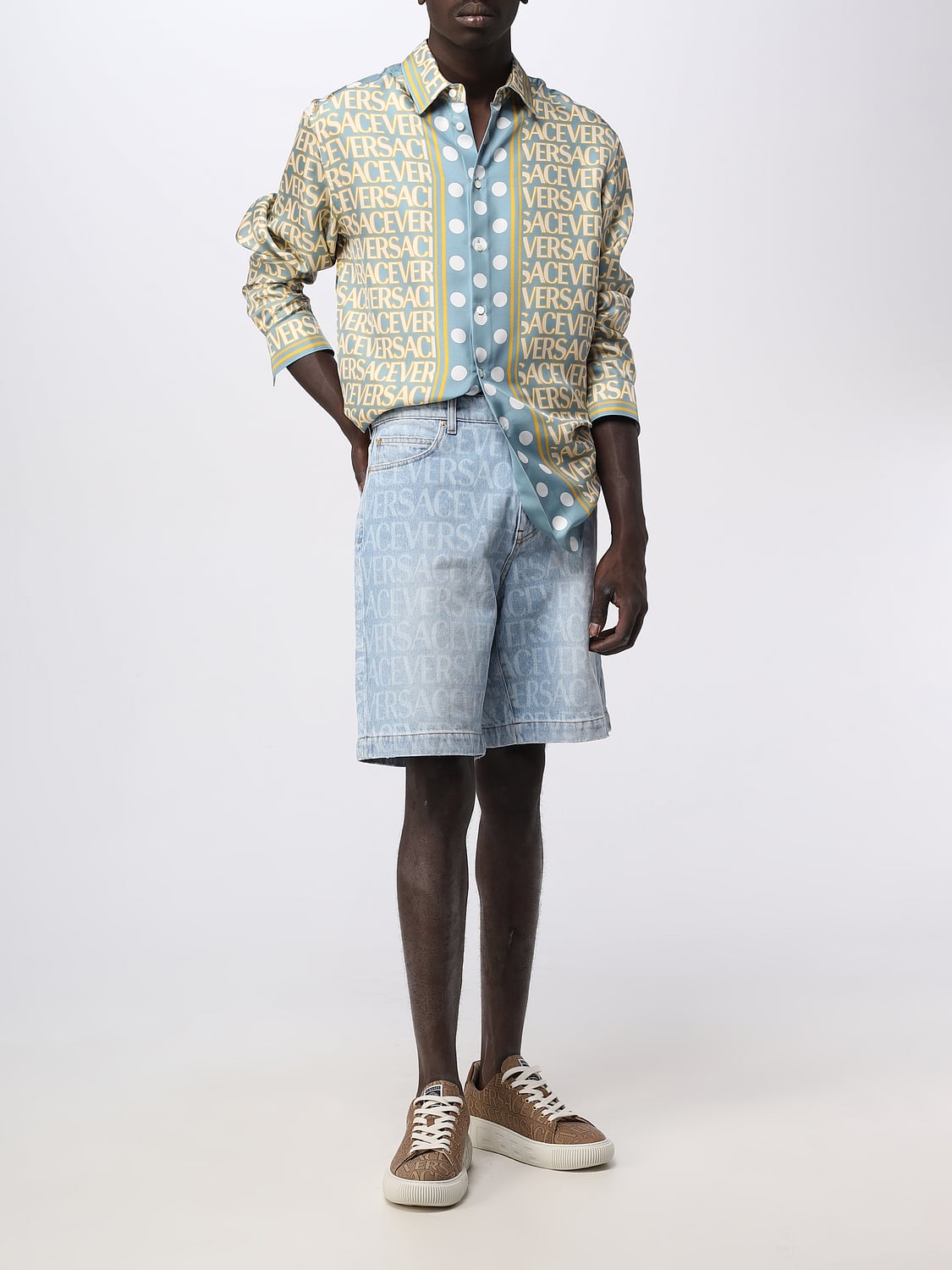 VERSACE SHORTS: Versace shorts in denim with all over logo, Denim - Img 2