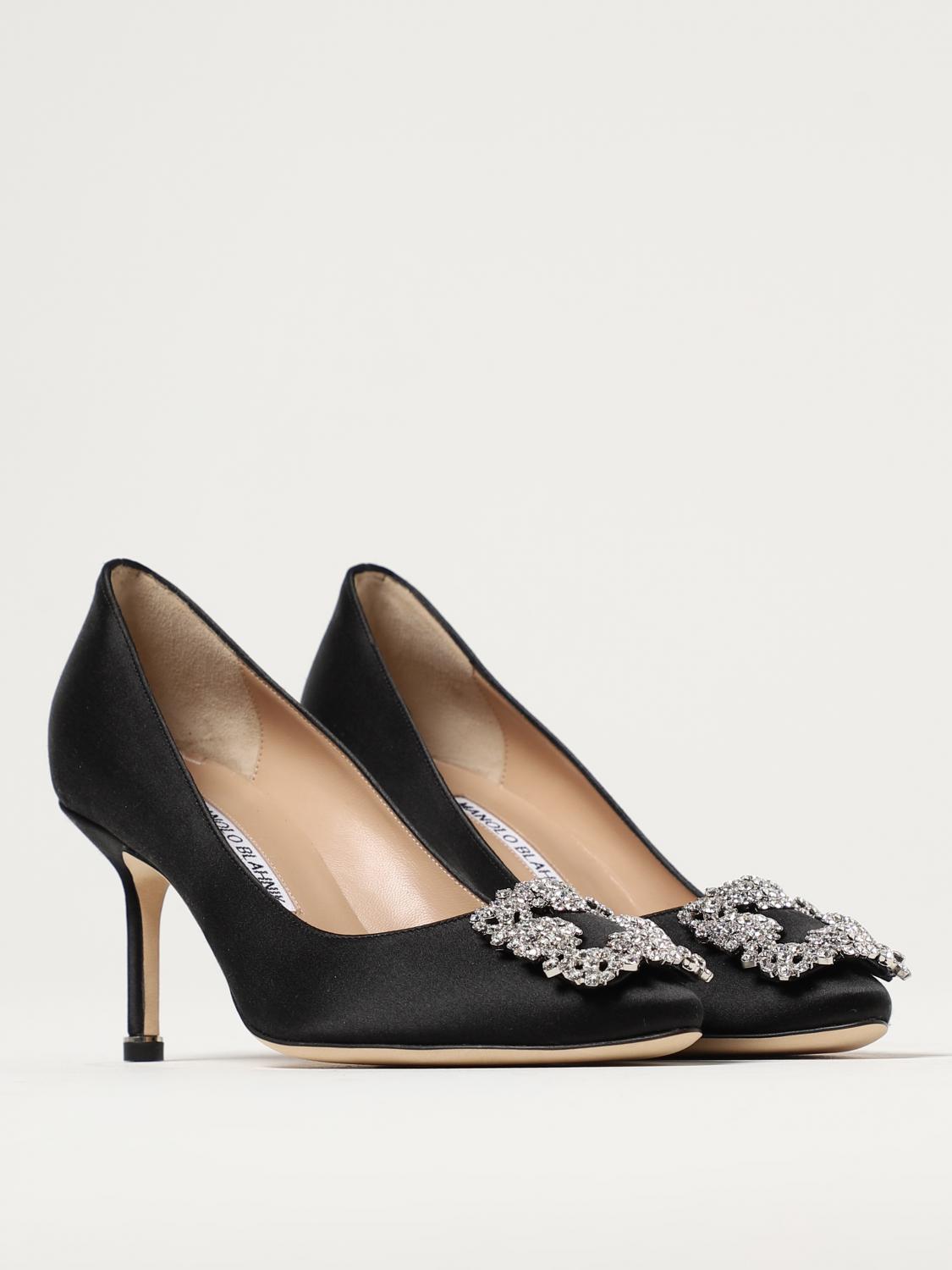 MANOLO BLAHNIK PUMPS: Manolo Blahnik Hangisi pumps in satin with broche, Black - Img 2