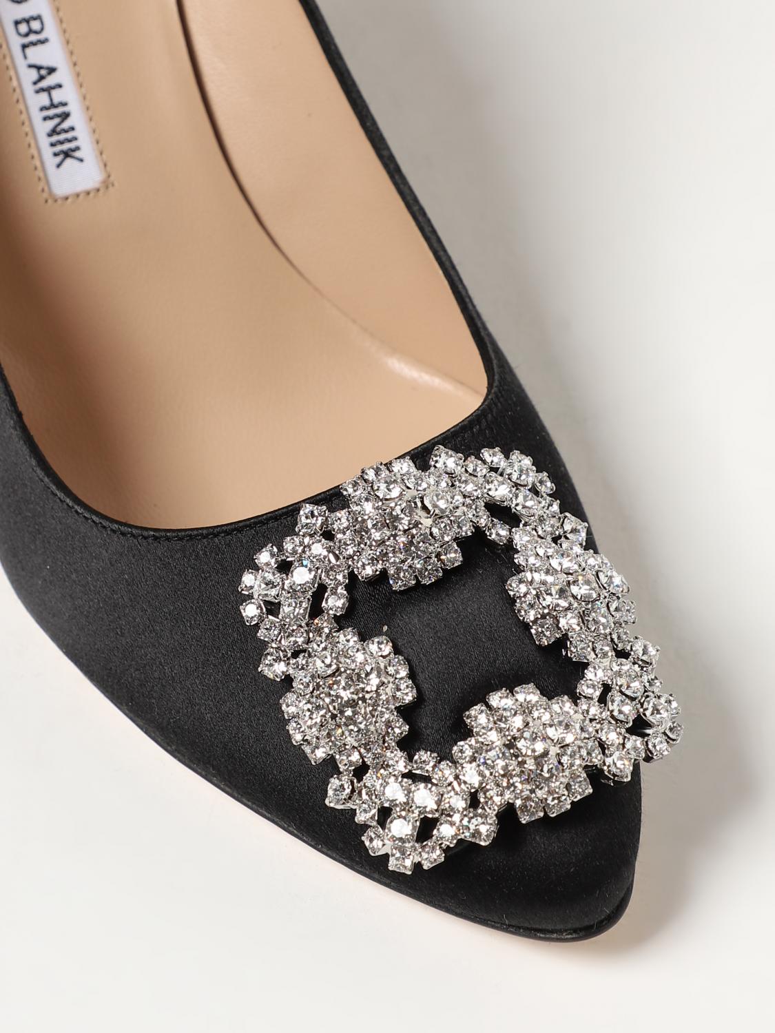 MANOLO BLAHNIK PUMPS: Manolo Blahnik Hangisi pumps in satin with broche, Black - Img 4