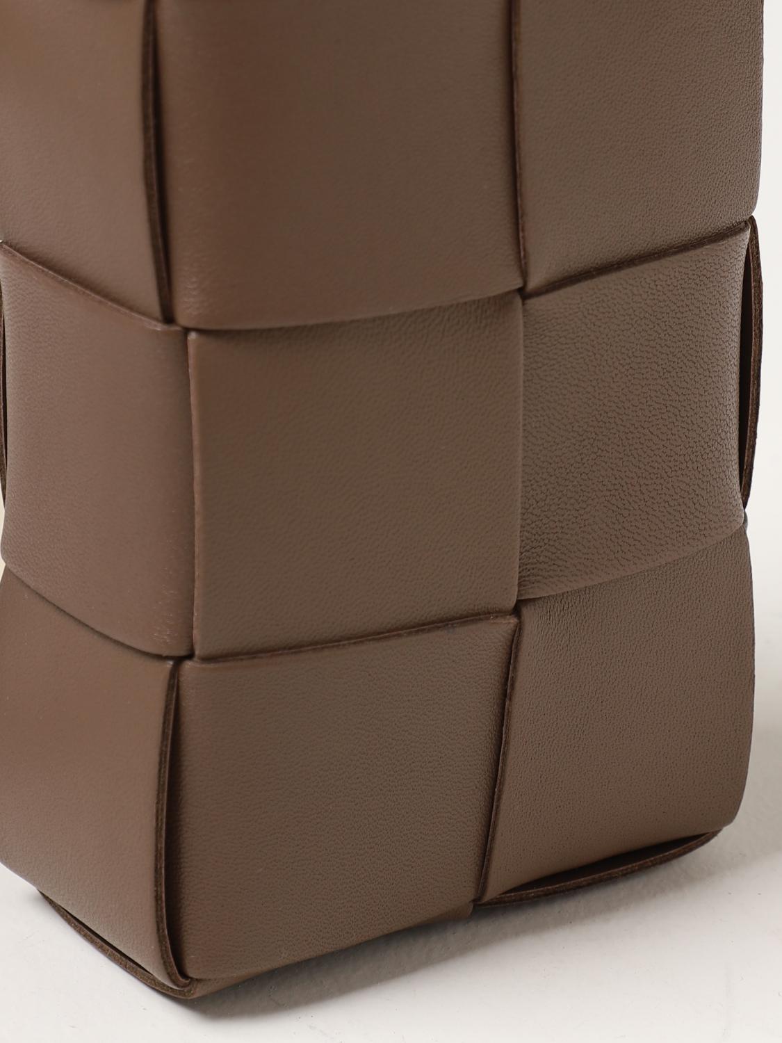 BOTTEGA VENETA: intreccio leather smartphone case - Grey | Bottega