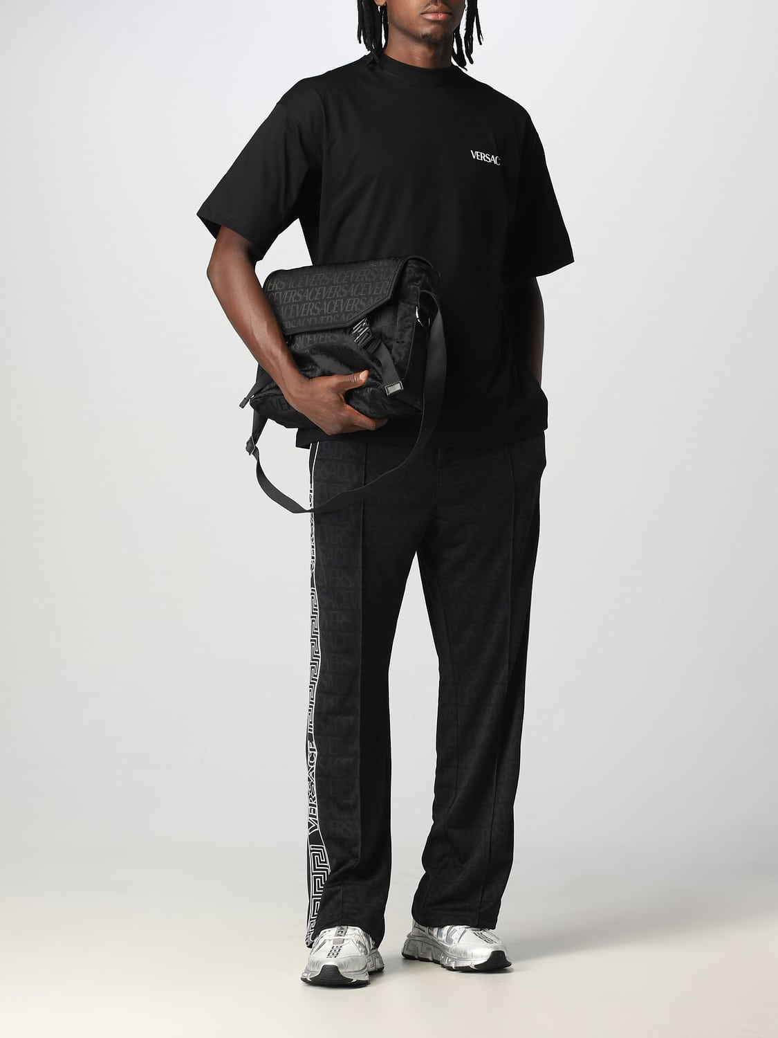 VERSACE BANDOLERA: Bolsos hombre Versace, Negro - Img 2