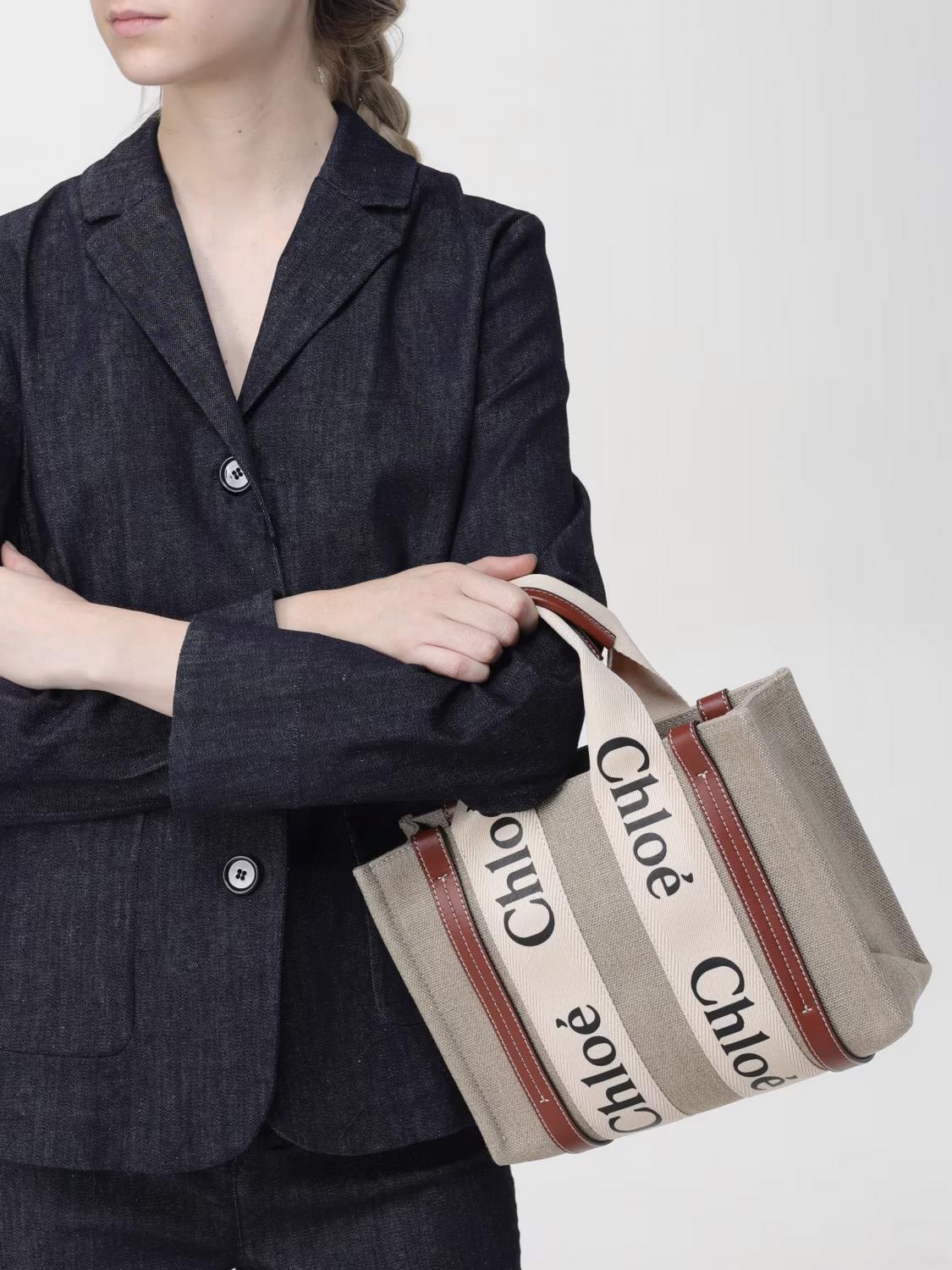 CHLOÉ BORSA A MANO: Borsa Woody Chloé in canvas con logo, Beige - Img 2