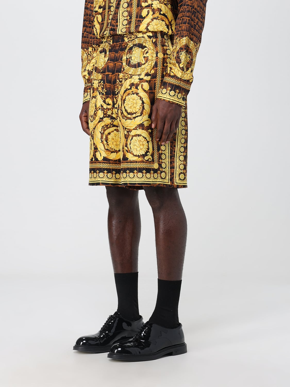 VERSACE SHORTS: Versace silk shorts with Baroccodile print, Multicolor - Img 4