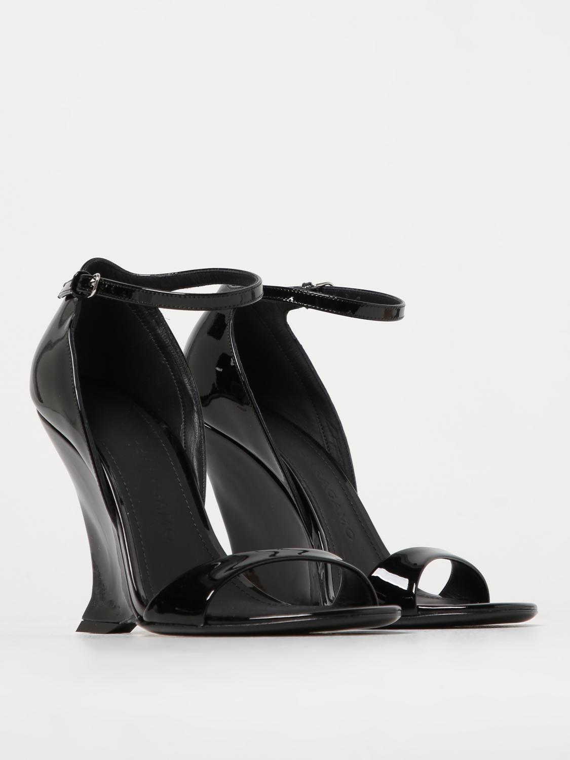 FERRAGAMO WEDGE SHOES: Ferragamo Vidette patent leather sandals with wedge, Black - Img 2