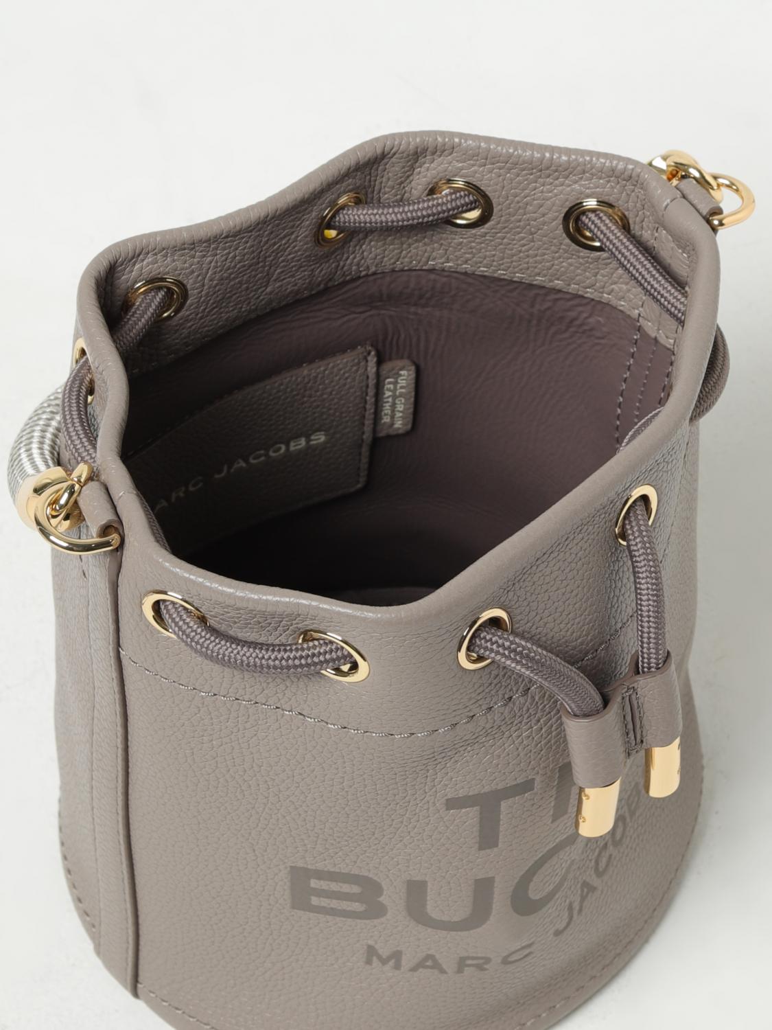 MARC JACOBS BORSA MINI: Borsa The Bucket Bag Marc Jacobs in pelle a grana, Grigio - Img 3