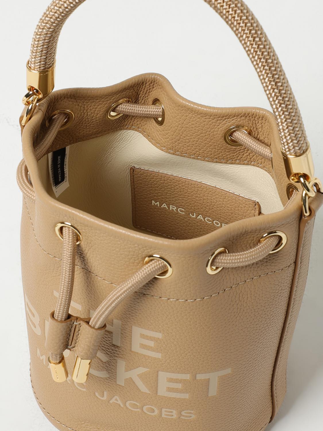 MARC JACOBS BORSA MINI: Borsa The Bucket Bag Marc Jacobs in pelle a grana, Nocciola - Img 3
