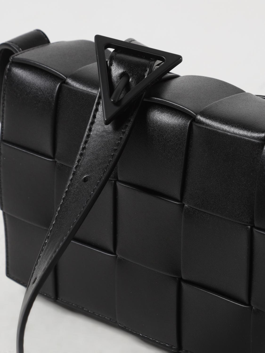 BOTTEGA VENETA SHOULDER BAG: Bottega Veneta Cassette bag in woven leather, Black 1 - Img 4