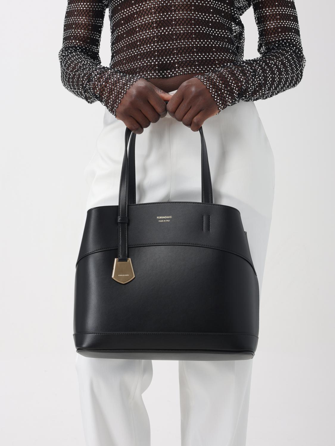 Ferragamo ハンドバッグ レディース - ブラック | 216797 770619