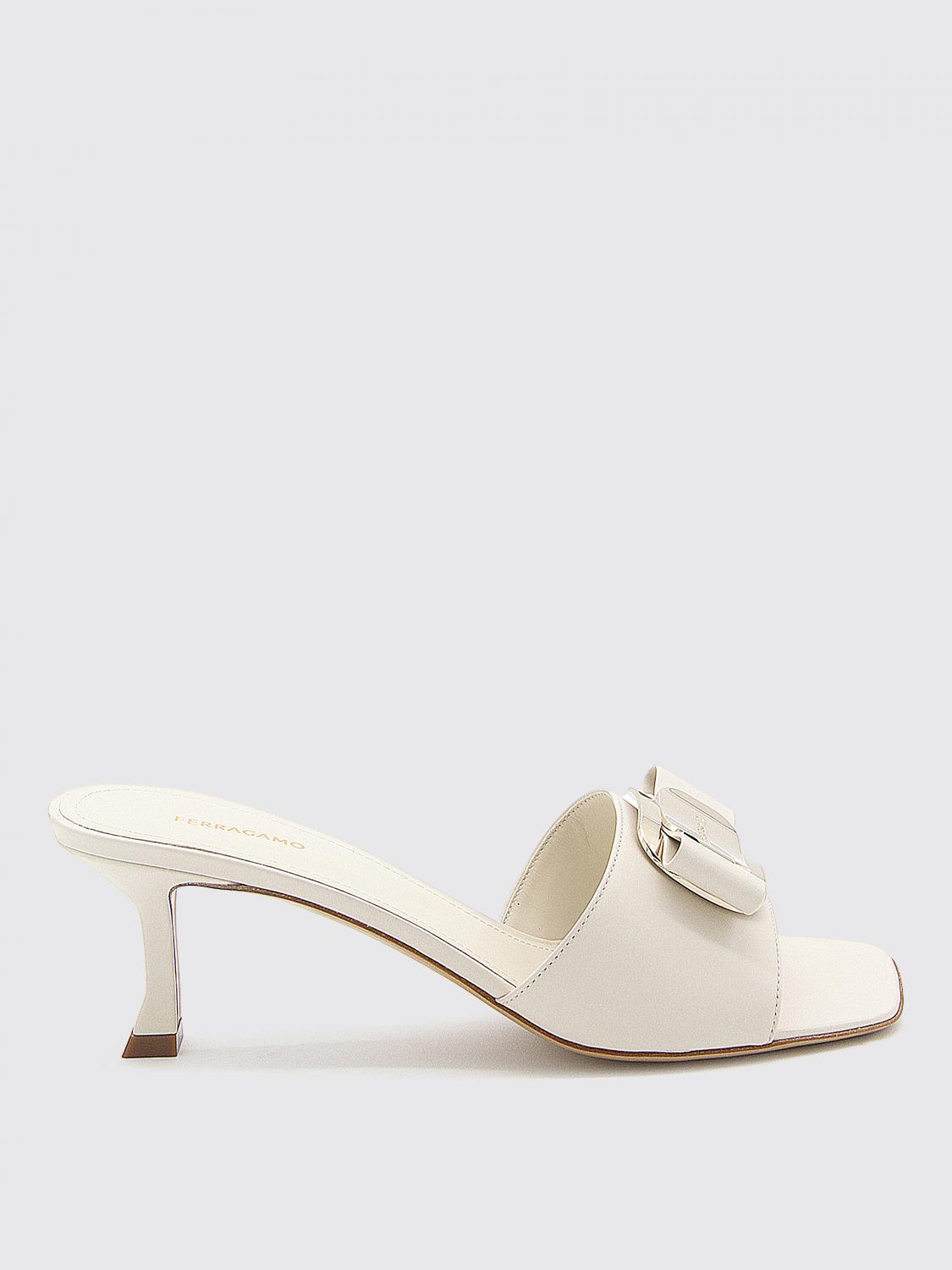 Ferragamo ヒールサンダル レディース - クリーム | 01H171 768715