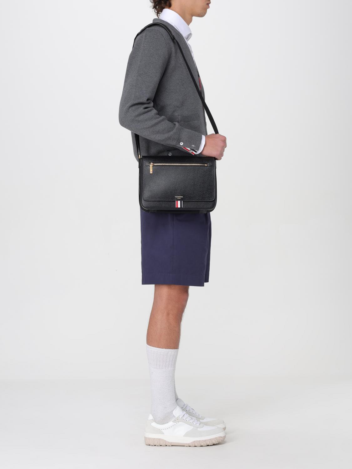 ショルダーバッグ THOM BROWNE Men Shoulder bag Black MAG143B00198 001 Pebble Grain Reporter Bag | Thom Browne