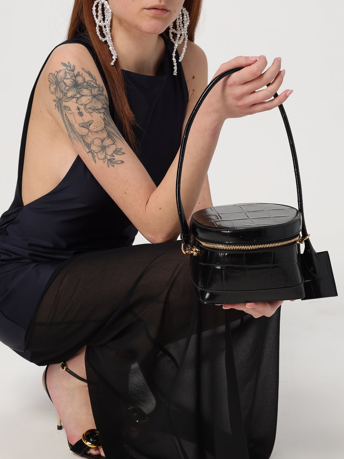 Jacquemus ショルダーバッグ レディース - ブラック | 241BA3983164 