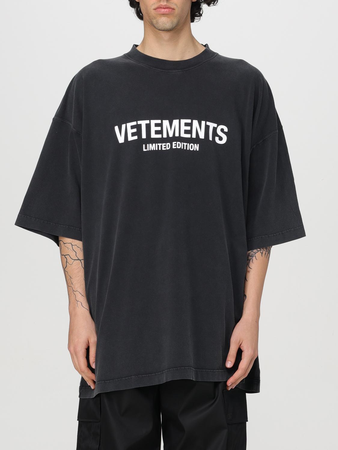 VETEMENTS⁄ヴェトモン UNISEX ブラック Tシャツ - メルカリ VETEMENTS