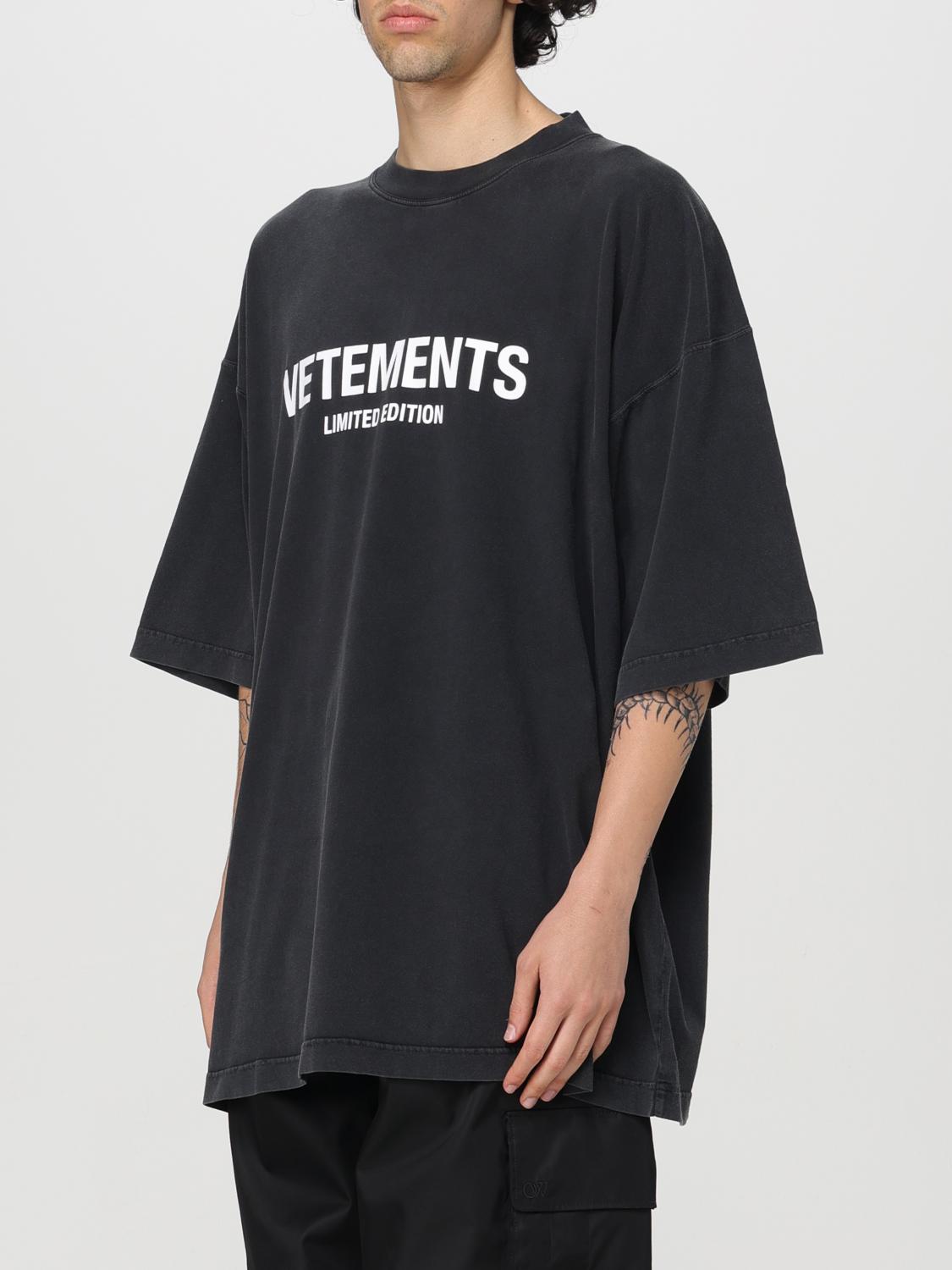 Vetements Tシャツ メンズ - ブラック | UE64TR800K | GIGLIO.COM