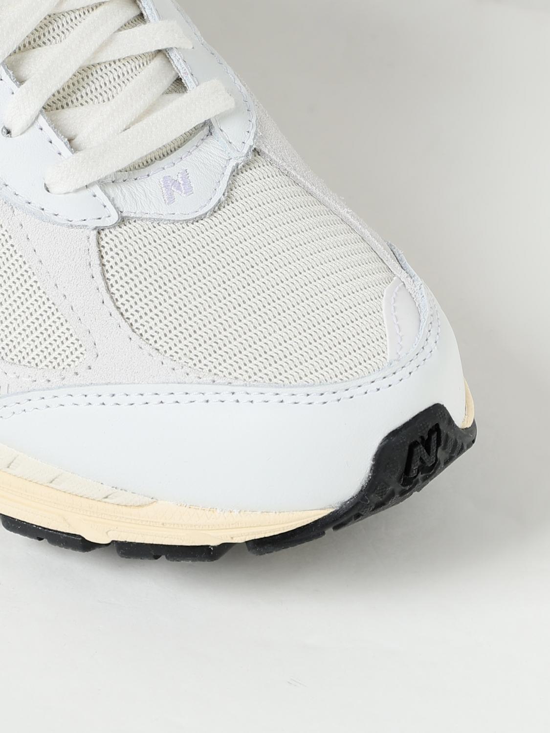 New Balance スニーカー メンズ - ホワイト | M2002RIA | GIGLIO.COM