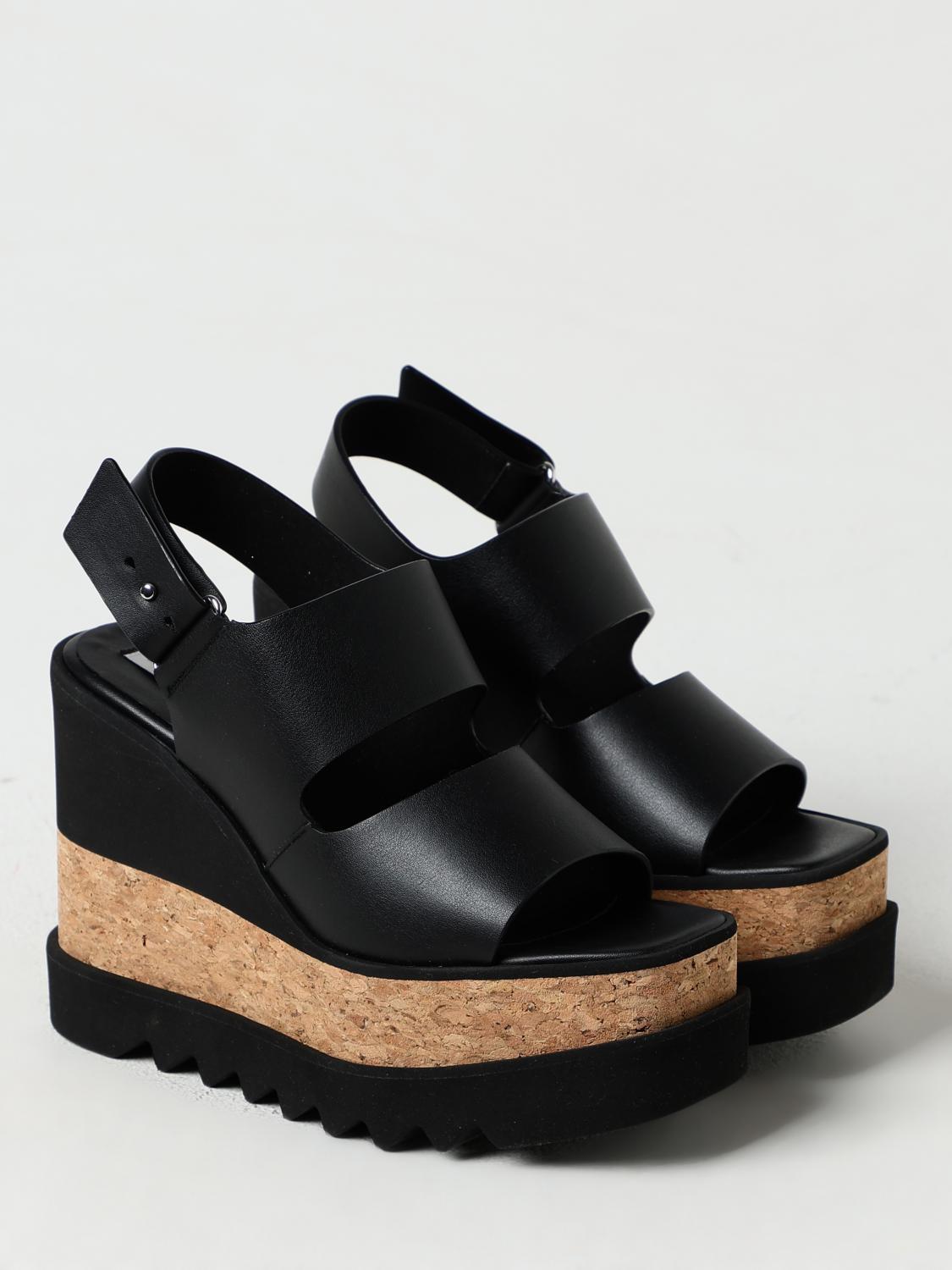 STELLA MCCARTNEY SANDALI CON TACCO: Sandalo con zeppa Elyse Stella McCartney in pelle sintetica , Nero - Img 2