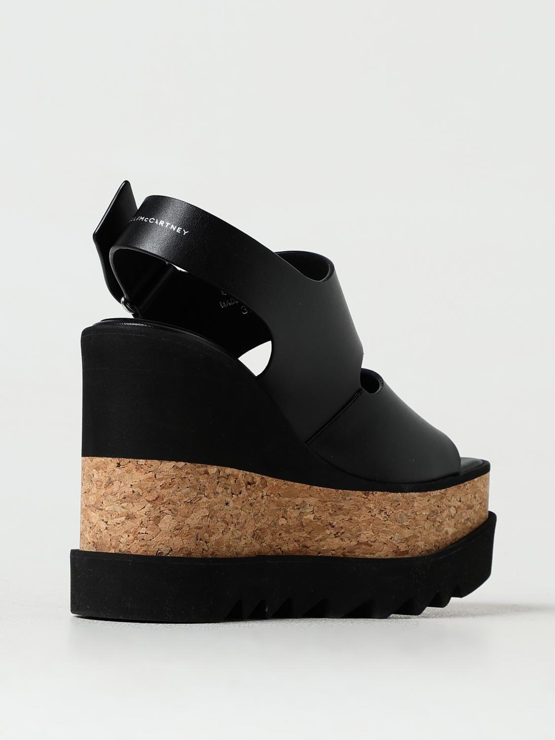 STELLA MCCARTNEY SANDALI CON TACCO: Sandalo con zeppa Elyse Stella McCartney in pelle sintetica , Nero - Img 3