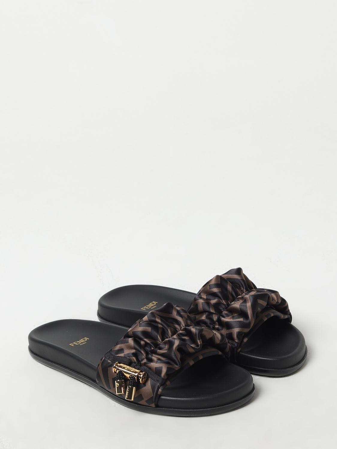 Fendi フラットサンダル レディース - ブラウン | 8X8142AE7S | GIGLIO.COM