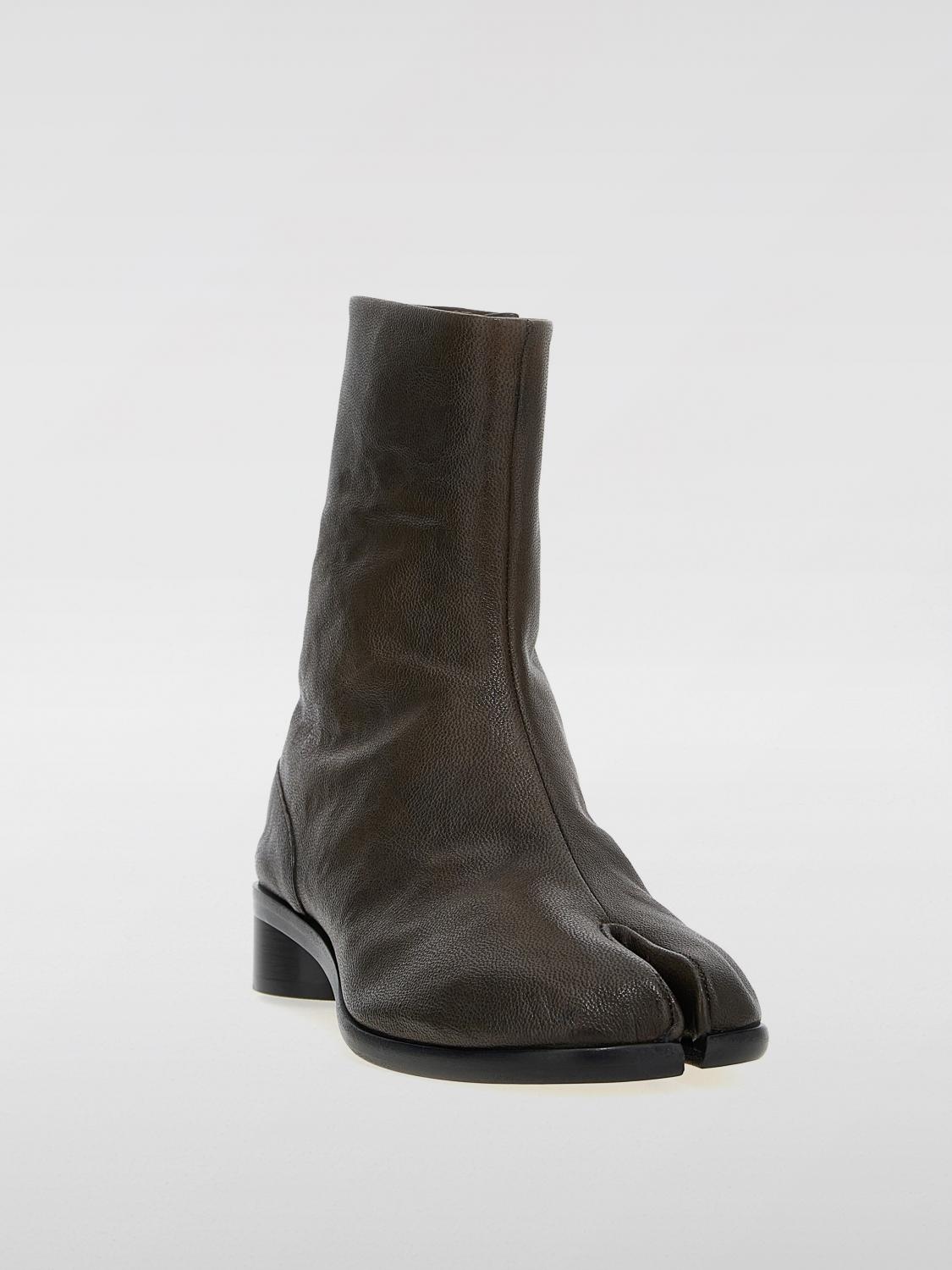 MAISON MARGIELA STIEFELETTEN: Tabi Stiefeletten aus genarbtem Leder Maison Margiela, Braun - Img 2