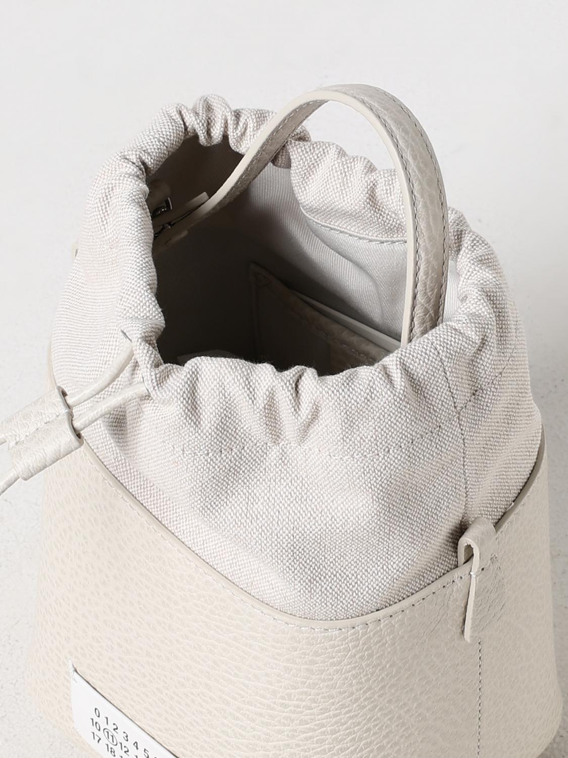 MAISON MARGIELA BORSA A TRACOLLA: Borsa a secchiello 5AC Maison Margiela in pelle a grana e canvas , Grigio - Img 5