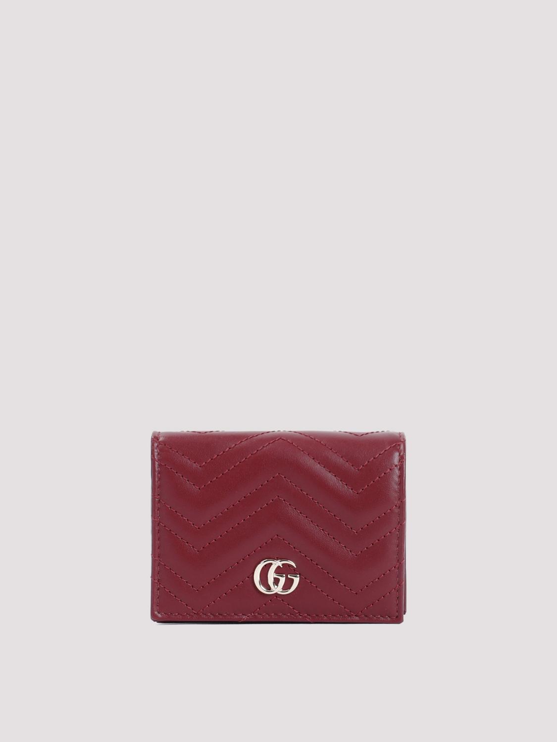 GUCCI PORTAFOGLIO: Porta carte small GG Marmont Gucci in pelle matelassé, Bordeaux - Img 1