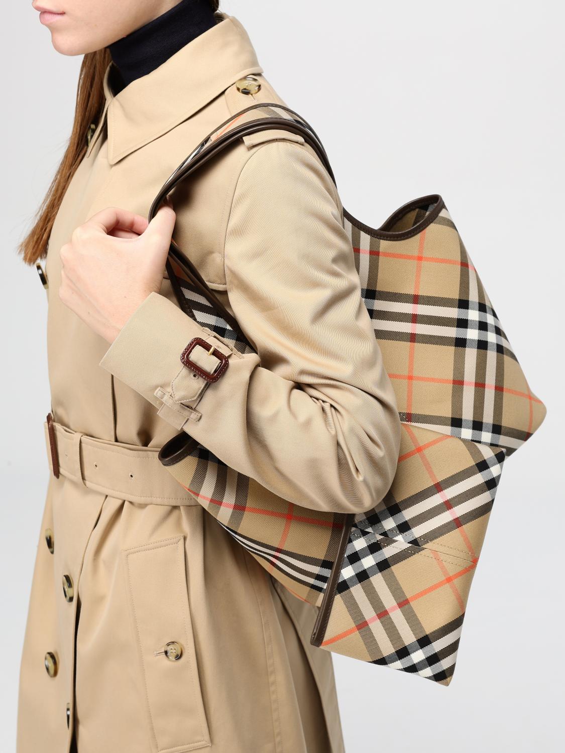 BURBERRY BORSA A SPALLA: Borsa Vintage Check Burberry in canvas jacquard , Beige - Img 2
