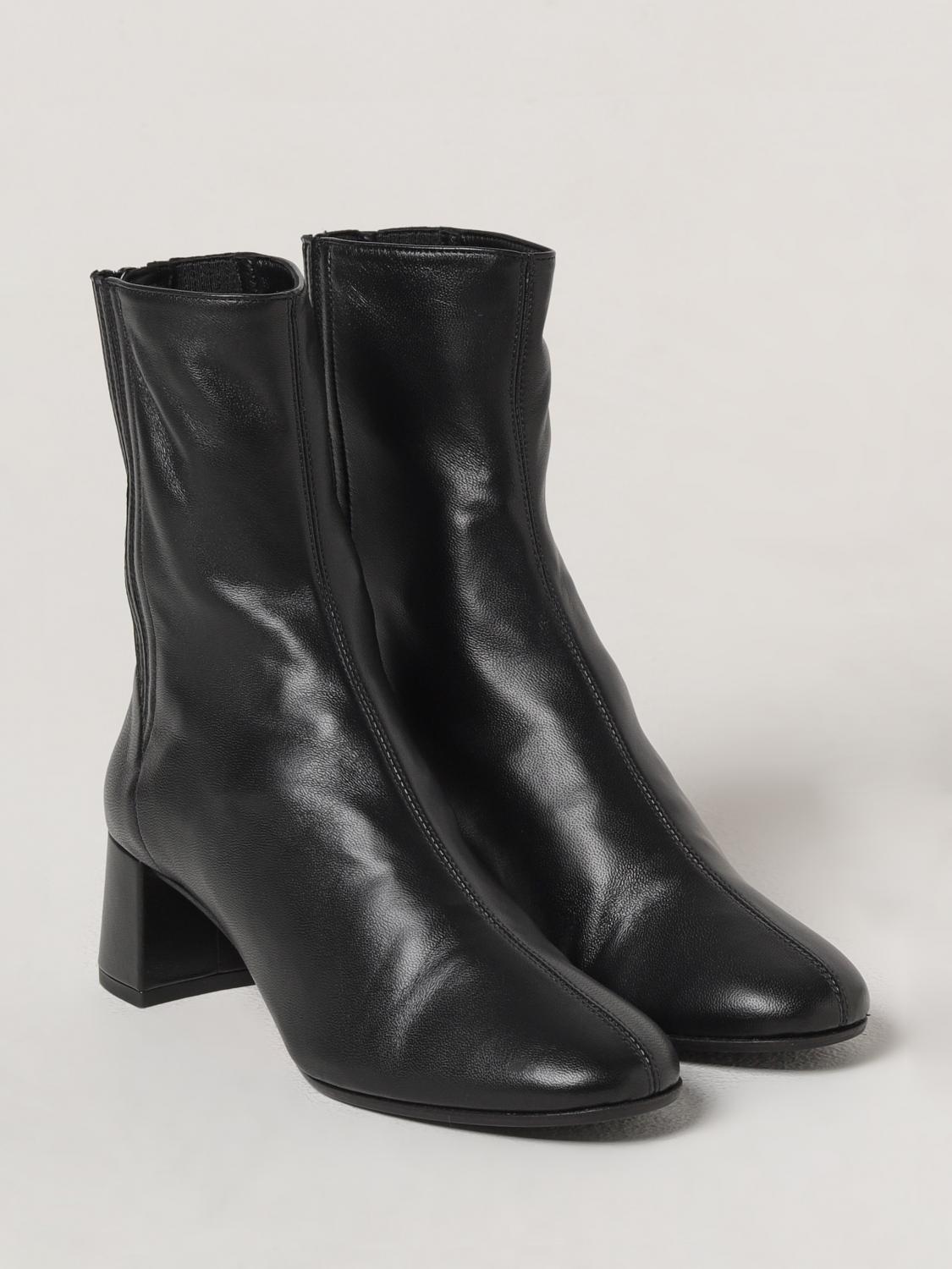 ショートブーツ・ブーティ AQUAZZURA Woman Flat ankle boots Black SHOMIDB0NAP 000 Aquazzura Outlet: Boots woman - Black | Aquazzura flat ankle