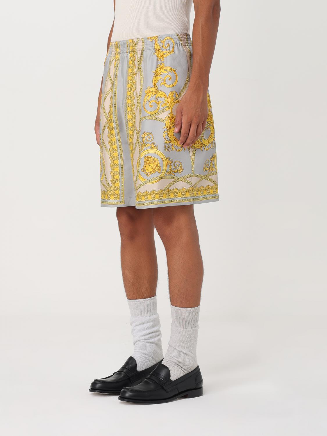 Versace ショートパンツ メンズ - ゴールド | 10024761A11391 | GIGLIO.COM