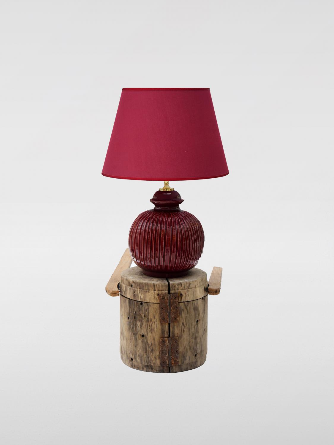 BARTES TABLE LAMPS: Table lamps lifestyle Bartes, Burgundy - Img 1