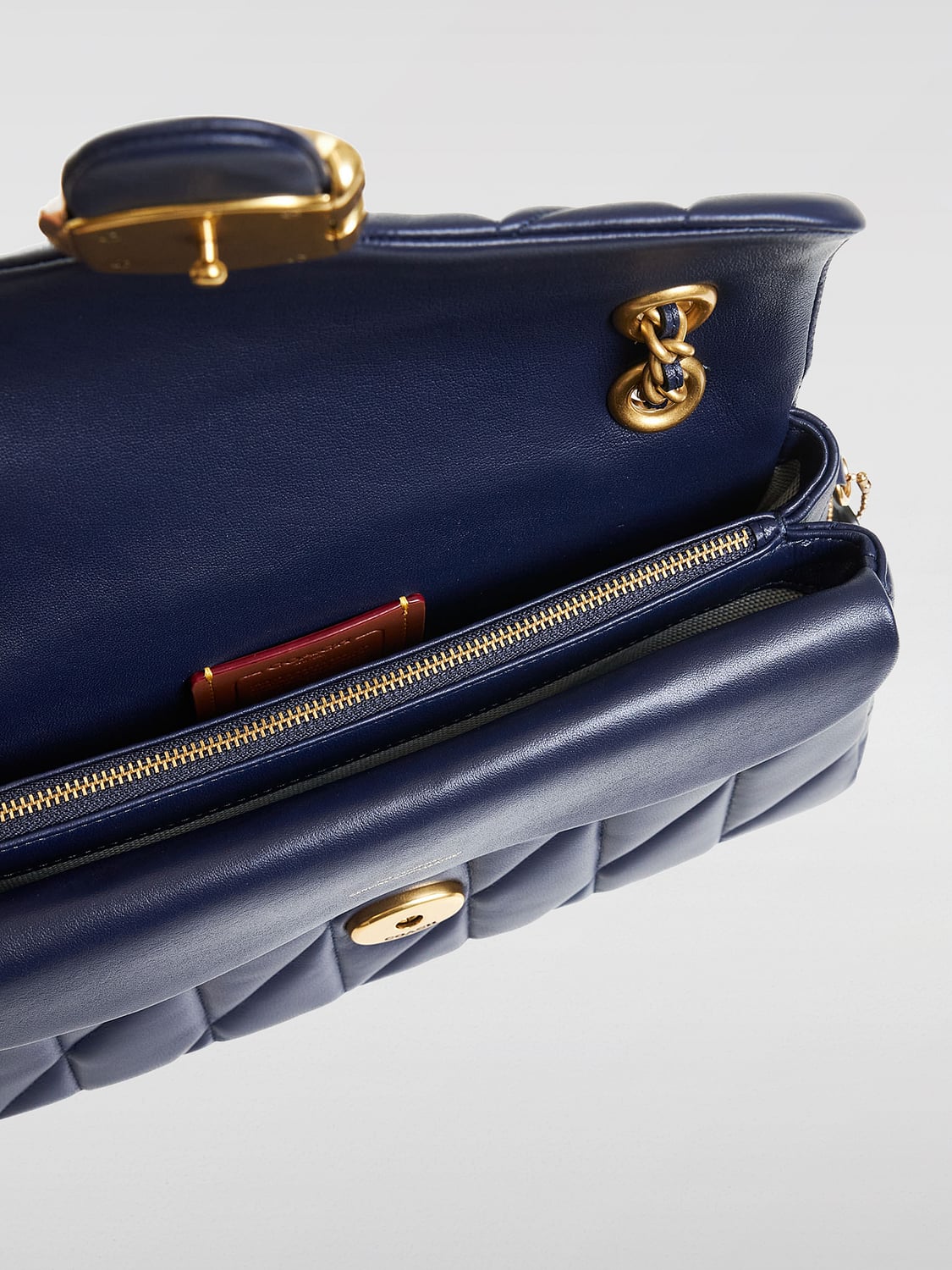 COACH BORSA A SPALLA: Borsa Coach in nappa matelassè , Blue Navy - Img 3