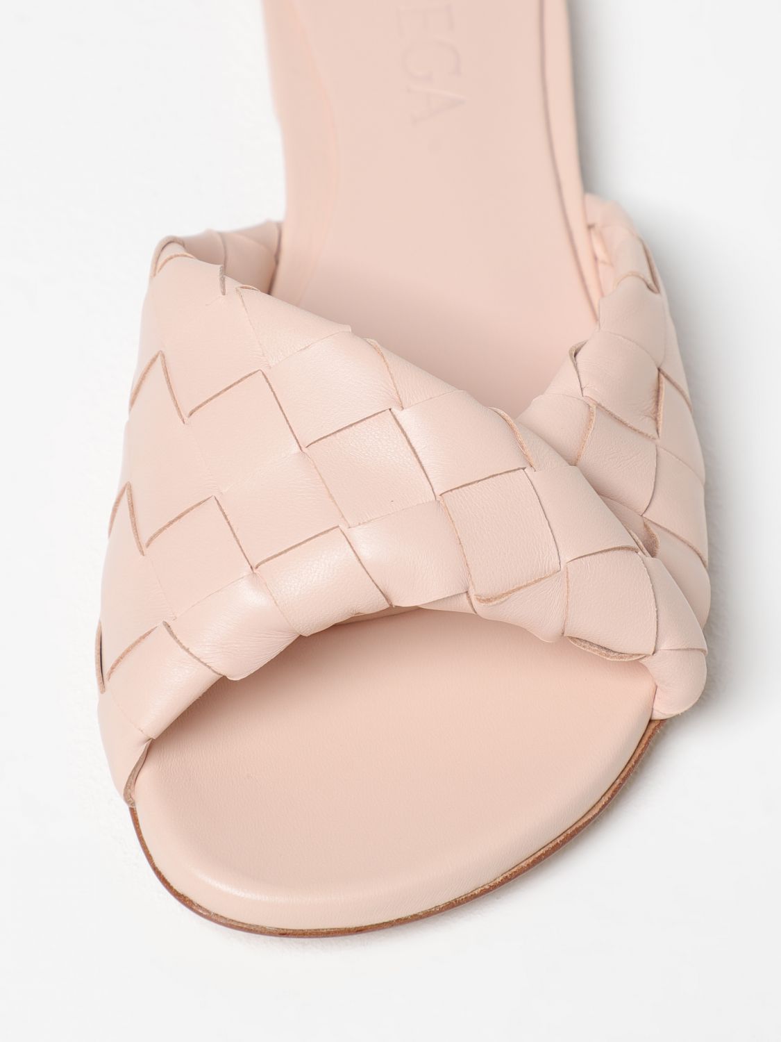 BOTTEGA VENETA FLAT SANDALS: Shoes woman Bottega Veneta, Pink - Img 4