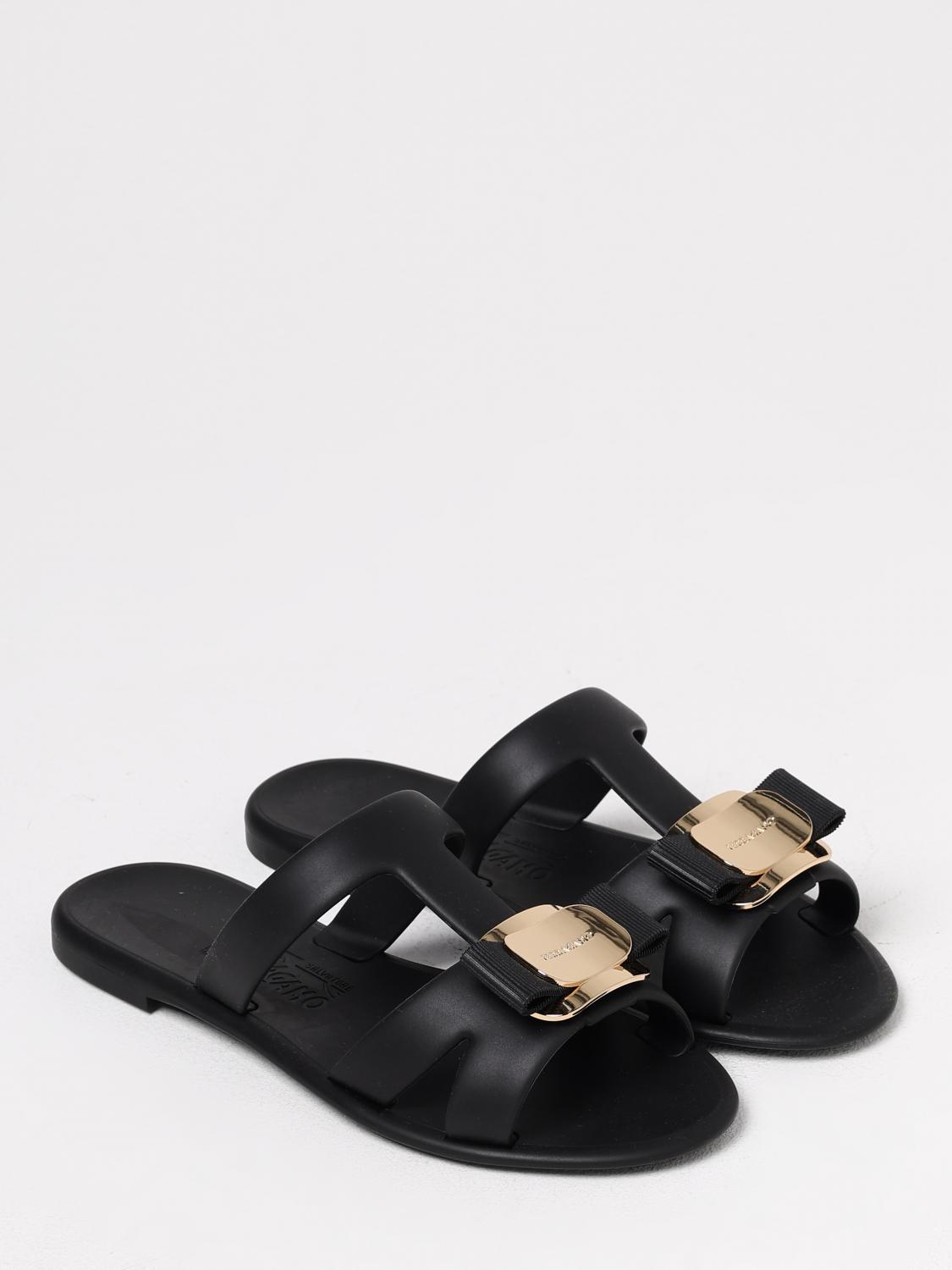 Ferragamo ヴァラリボンラバーフラットサンダル - ブラック | 01J325