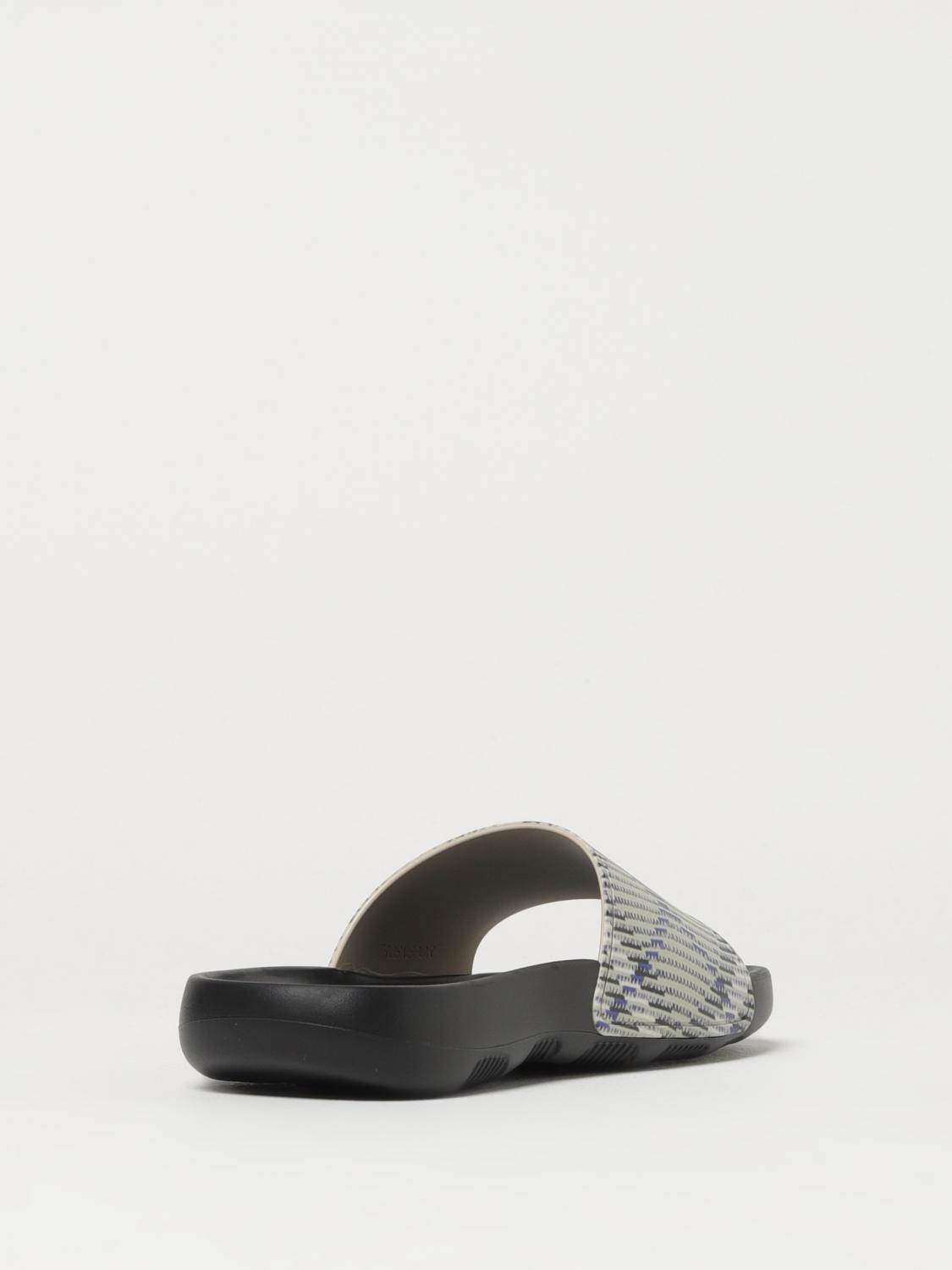 BURBERRY SANDALI: Sliders Check Burberry in gomma stampata , Beige - Img 3