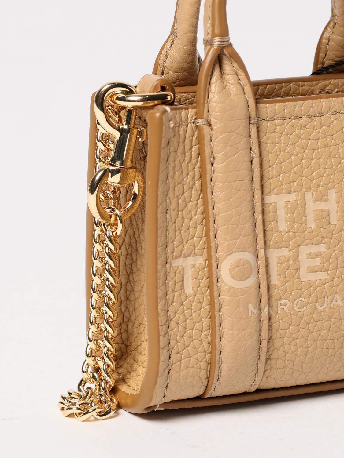 MARC JACOBS PORTACHIAVI: Portachiavi The Nano Tote Bag Charm Marc Jacobs in pelle a grana , Marrone - Img 3