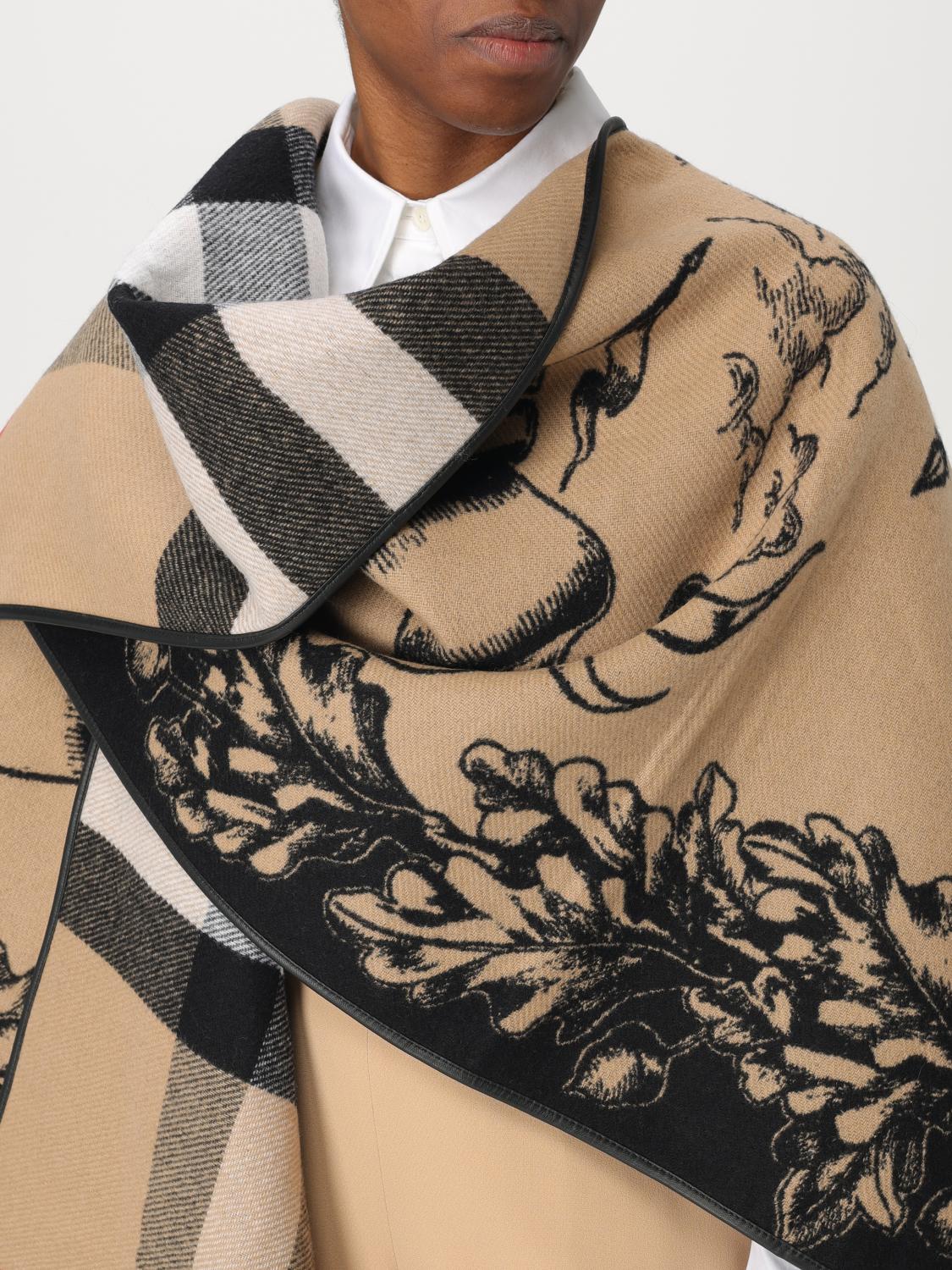 Burberry Scarf woman - Beige | 8074875 | GIGLIO.COM