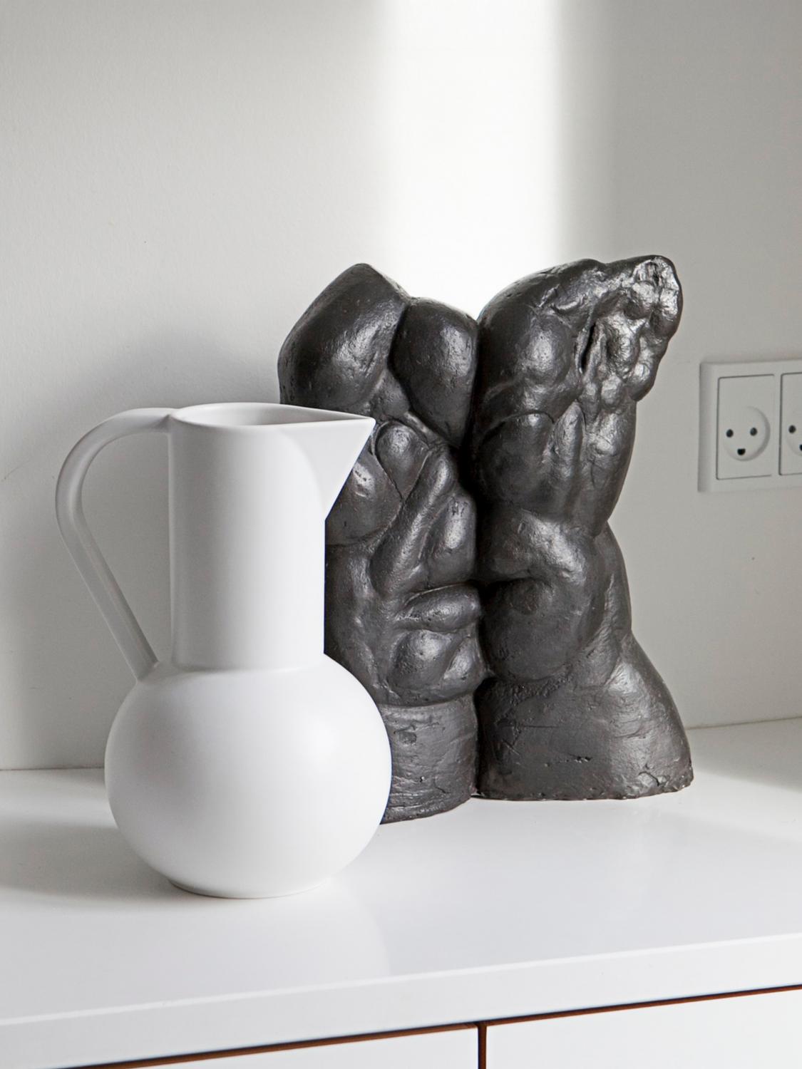 RAAWII BOTTLES AND PITCHERS: Bottles and pitchers lifestyle Raawii, White - Img 3