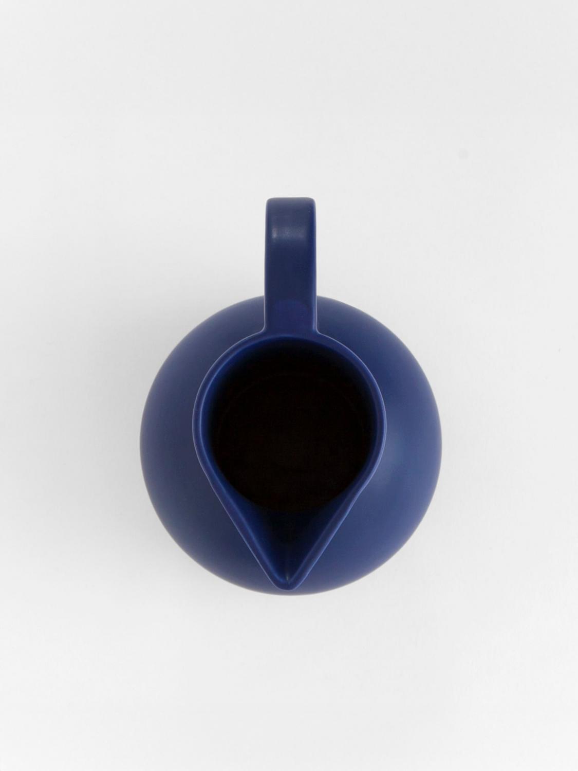 RAAWII BOTTLES AND PITCHERS: Bottles and pitchers lifestyle Raawii, Blue - Img 2