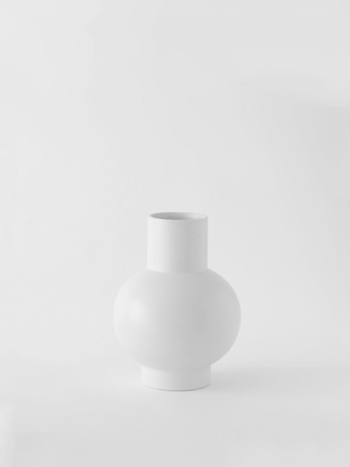 RAAWII VASI: Vaso Strøm piccolo Raawii in ceramica , Bianco - Img 1