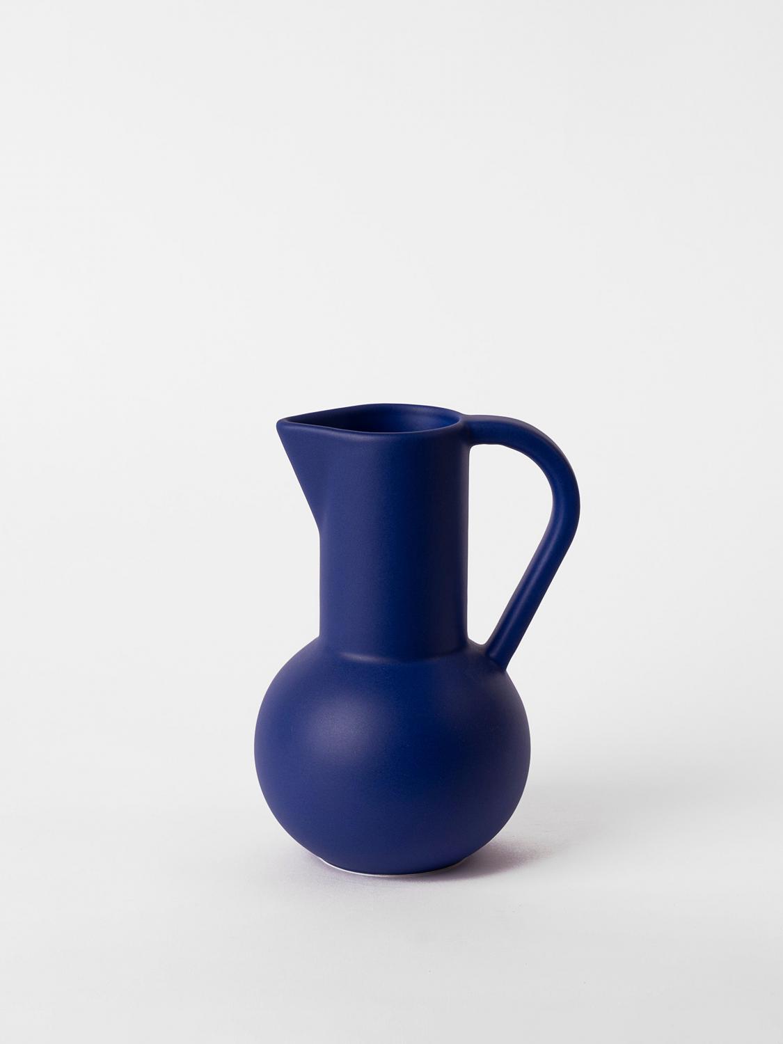 RAAWII BOTTLES AND PITCHERS: Bottles and pitchers lifestyle Raawii, Blue - Img 1