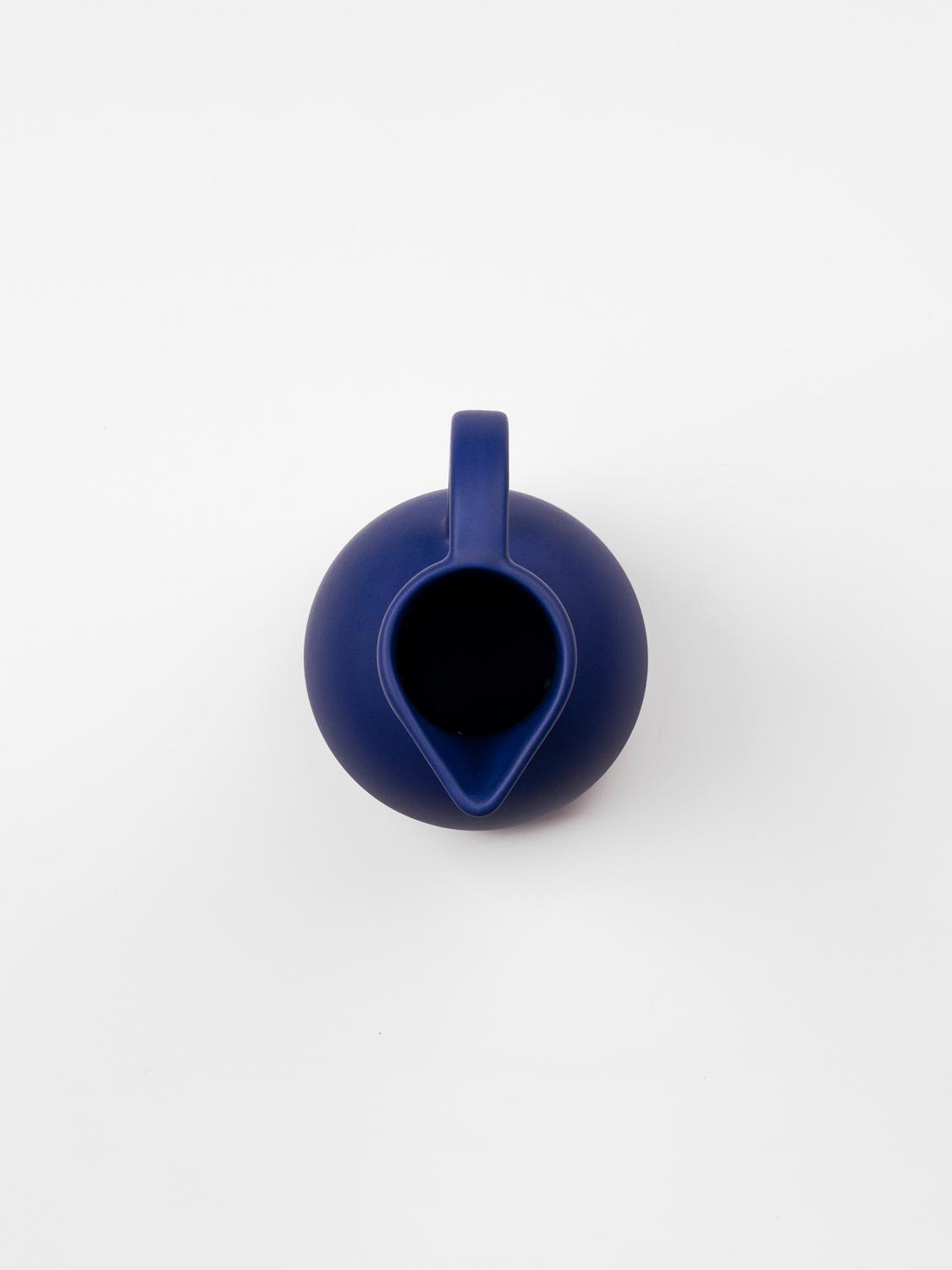 RAAWII BOTTLES AND PITCHERS: Bottles and pitchers lifestyle Raawii, Blue - Img 2